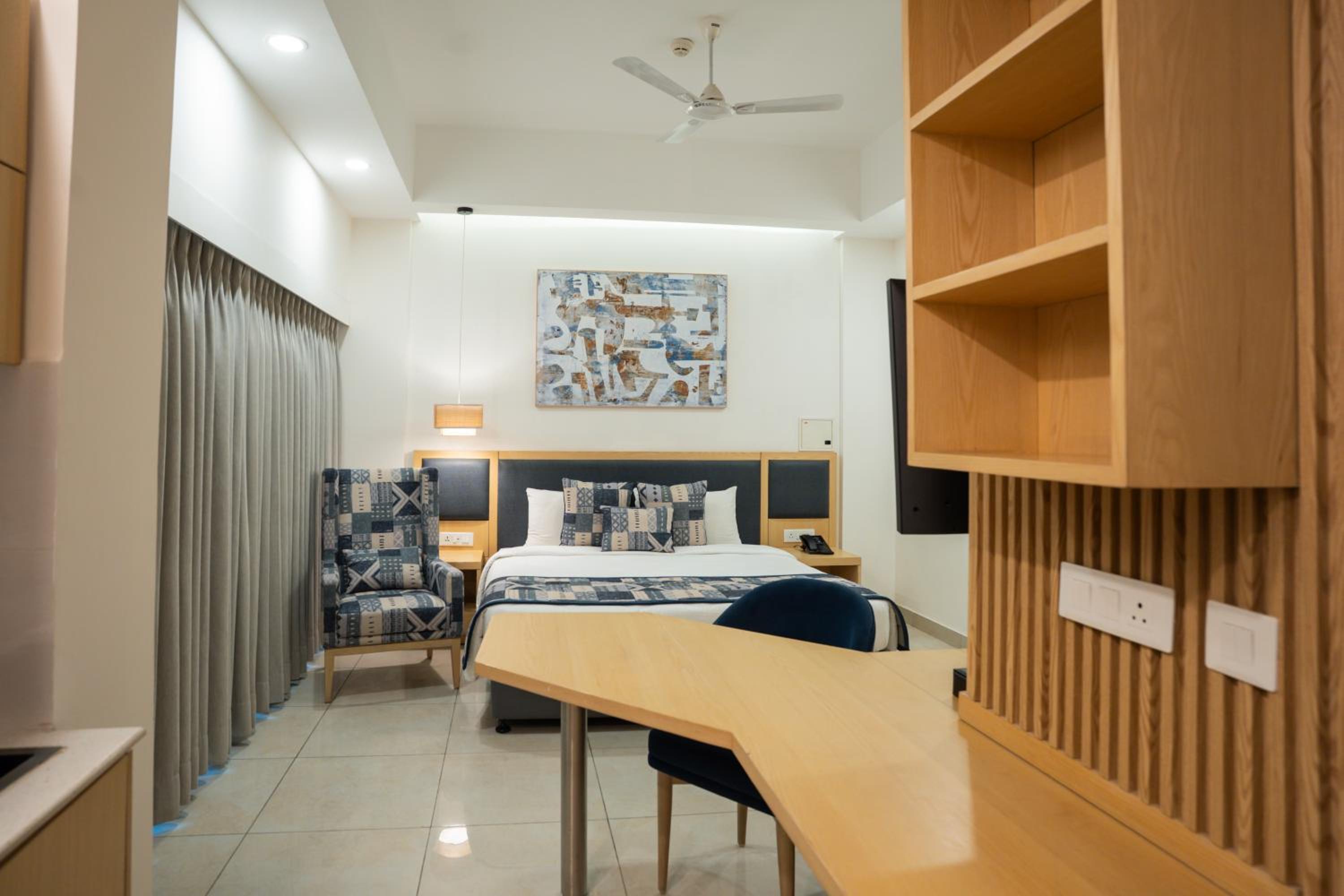 Deluxe Double Room with Shower
