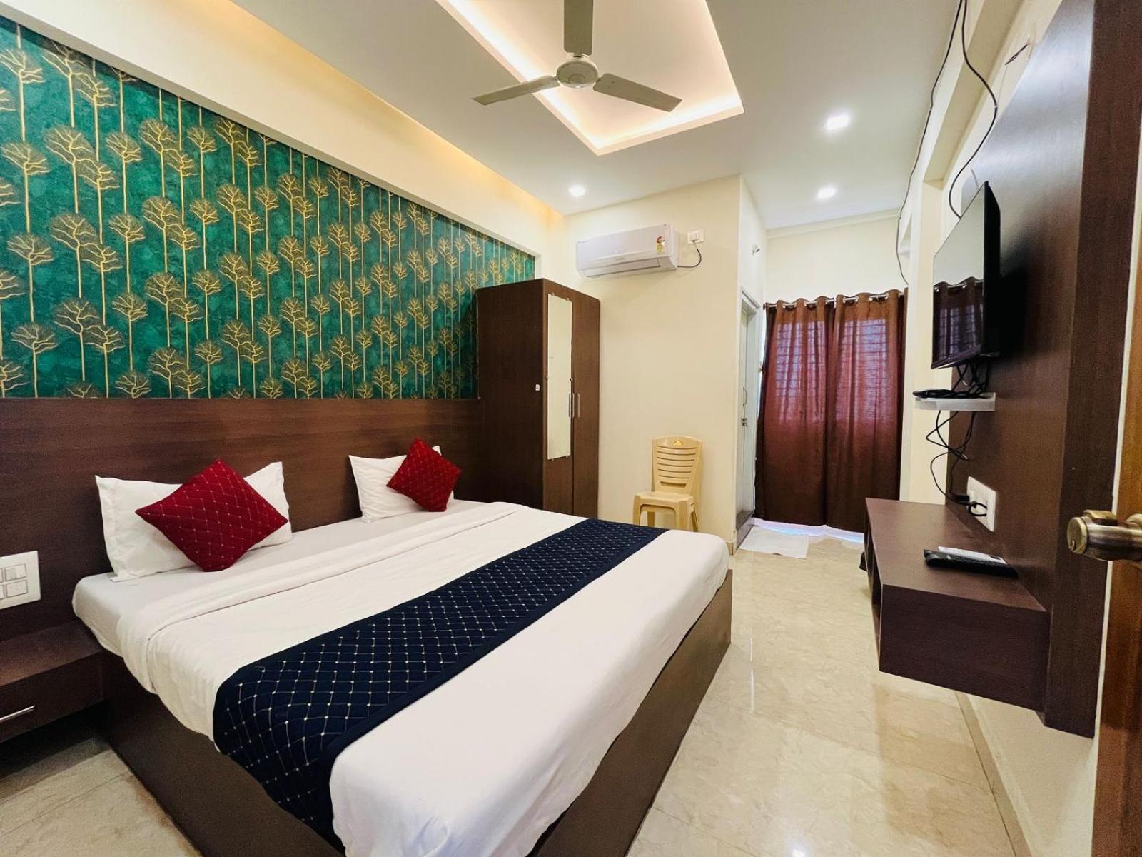 Standard Double Room with Fan photo 1