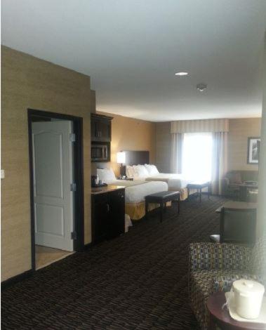 Queen Room with Two Queen Beds - Hearing Accessible/Non-Smoking - Photo 1