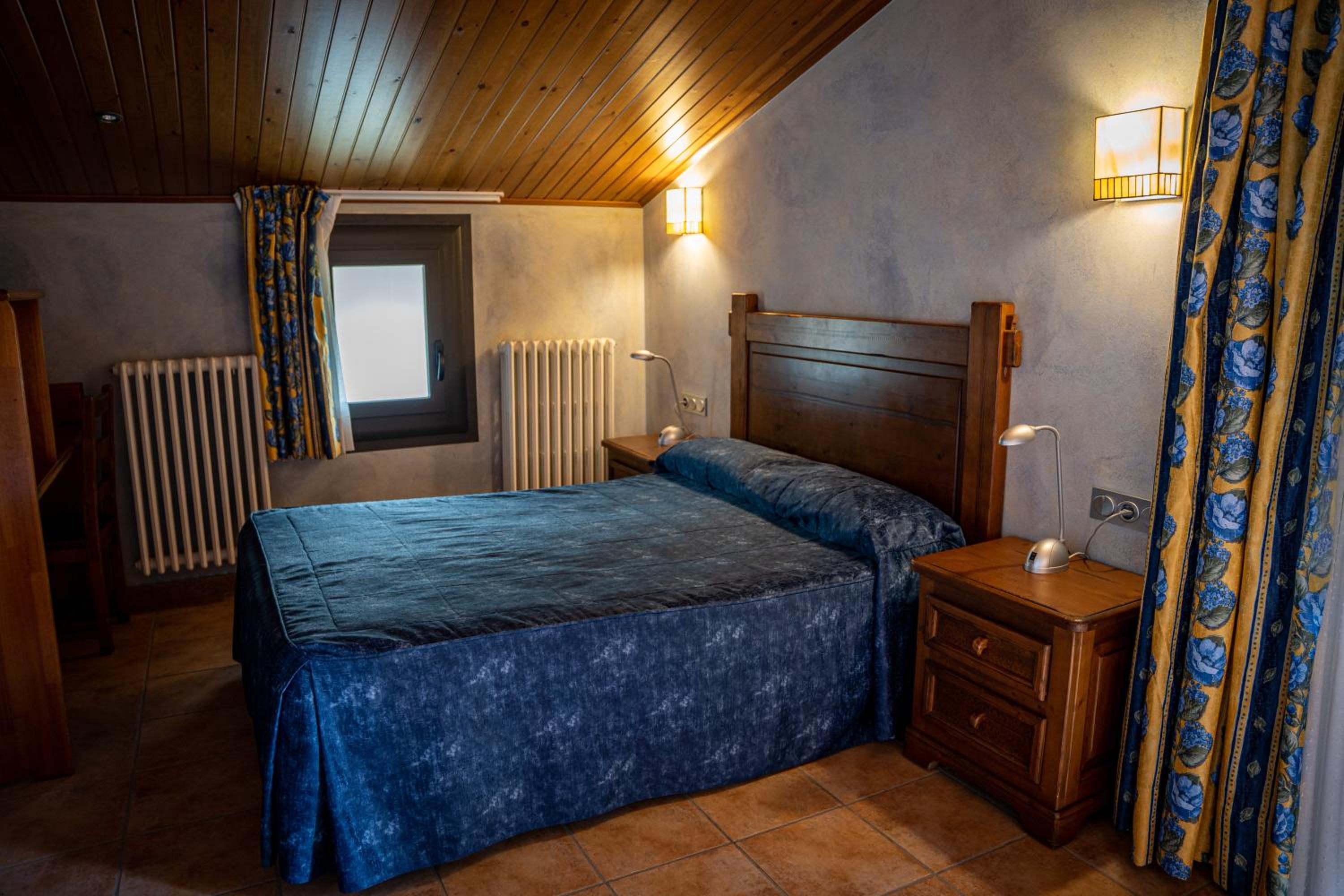 Twin Room - Photo 2