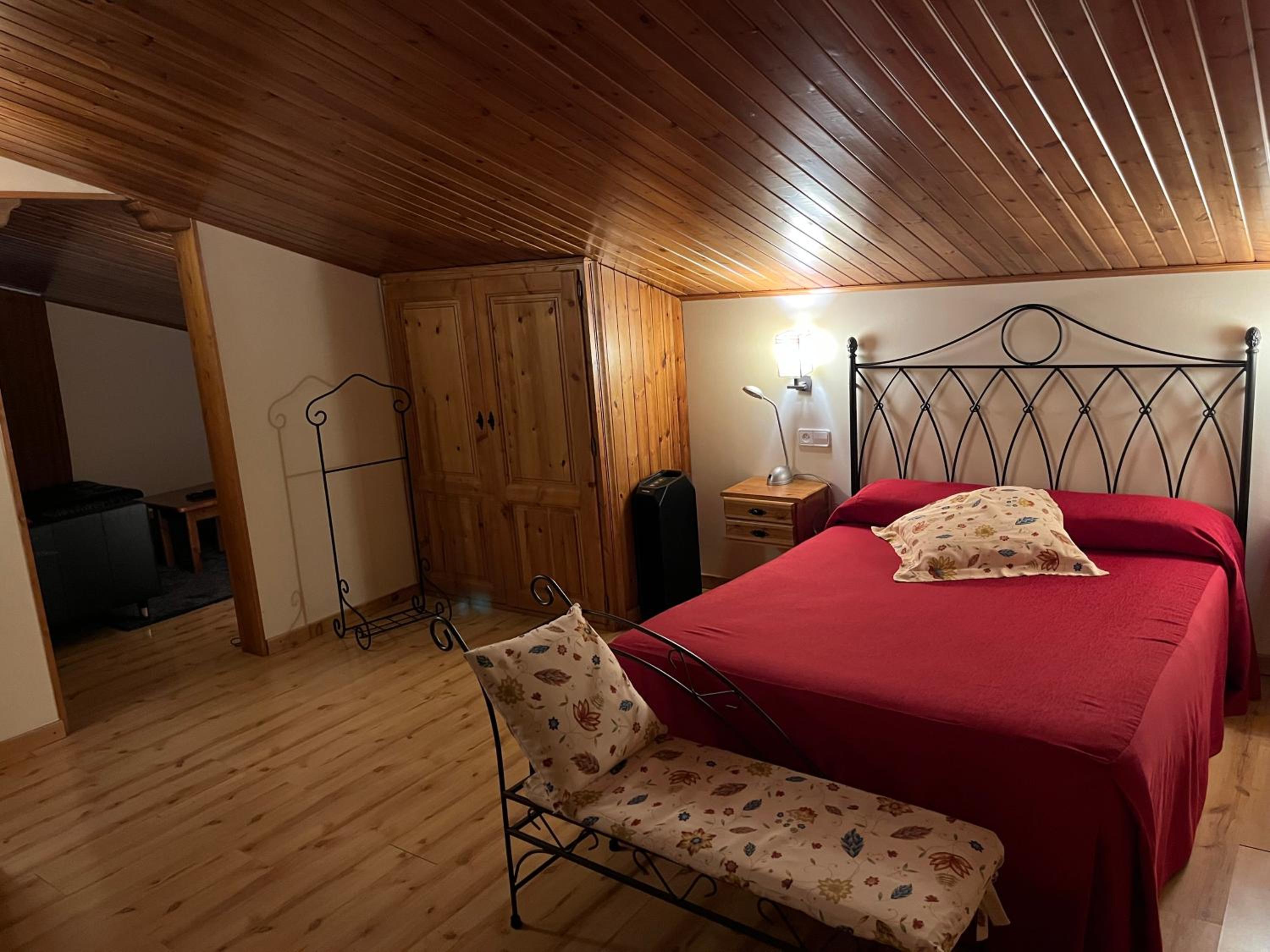 Deluxe Quadruple Room - Photo 2
