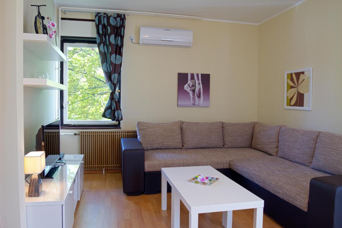 One-Bedroom Apartment - Photo 10