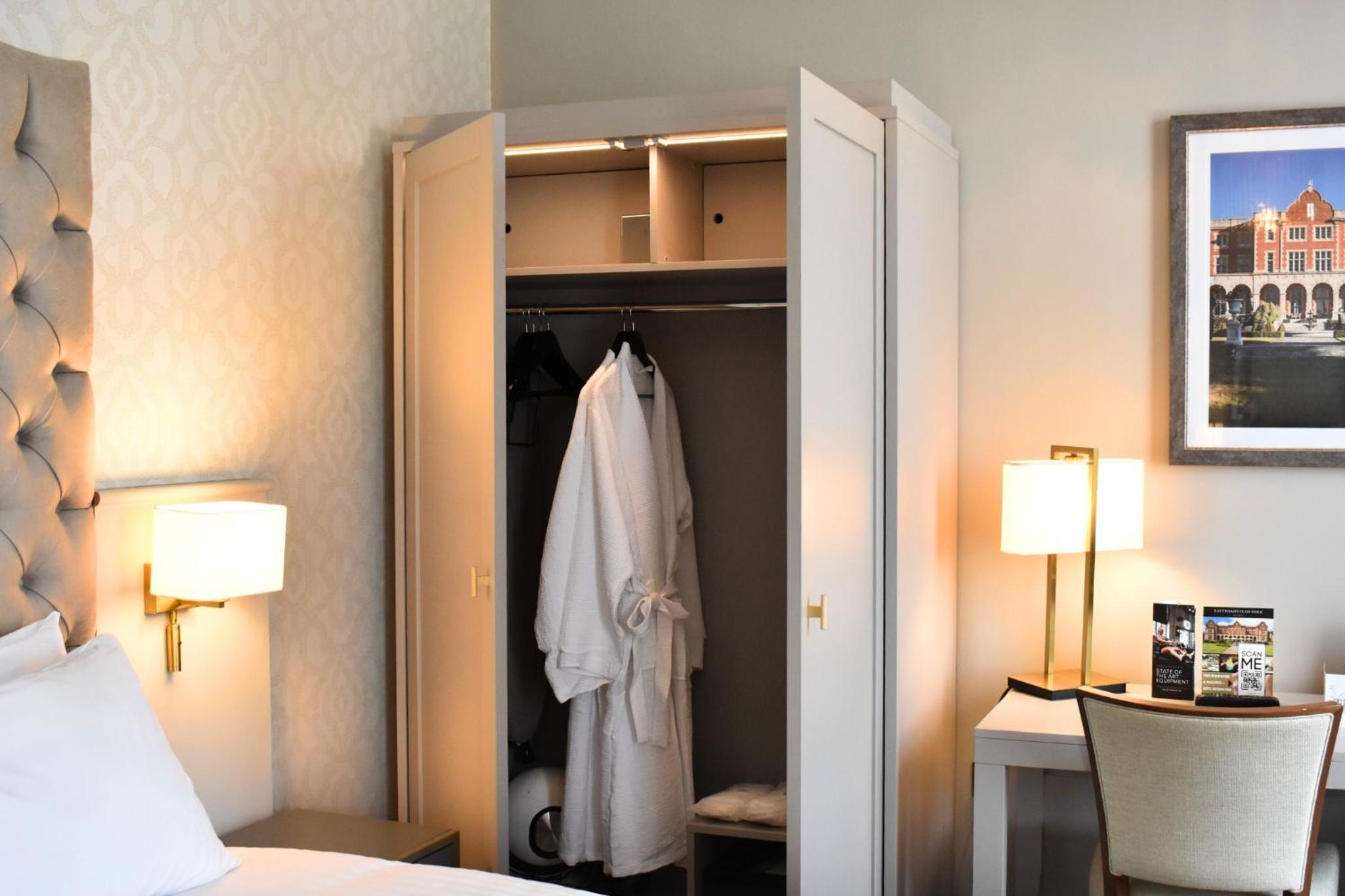 Deluxe Room - Photo 4