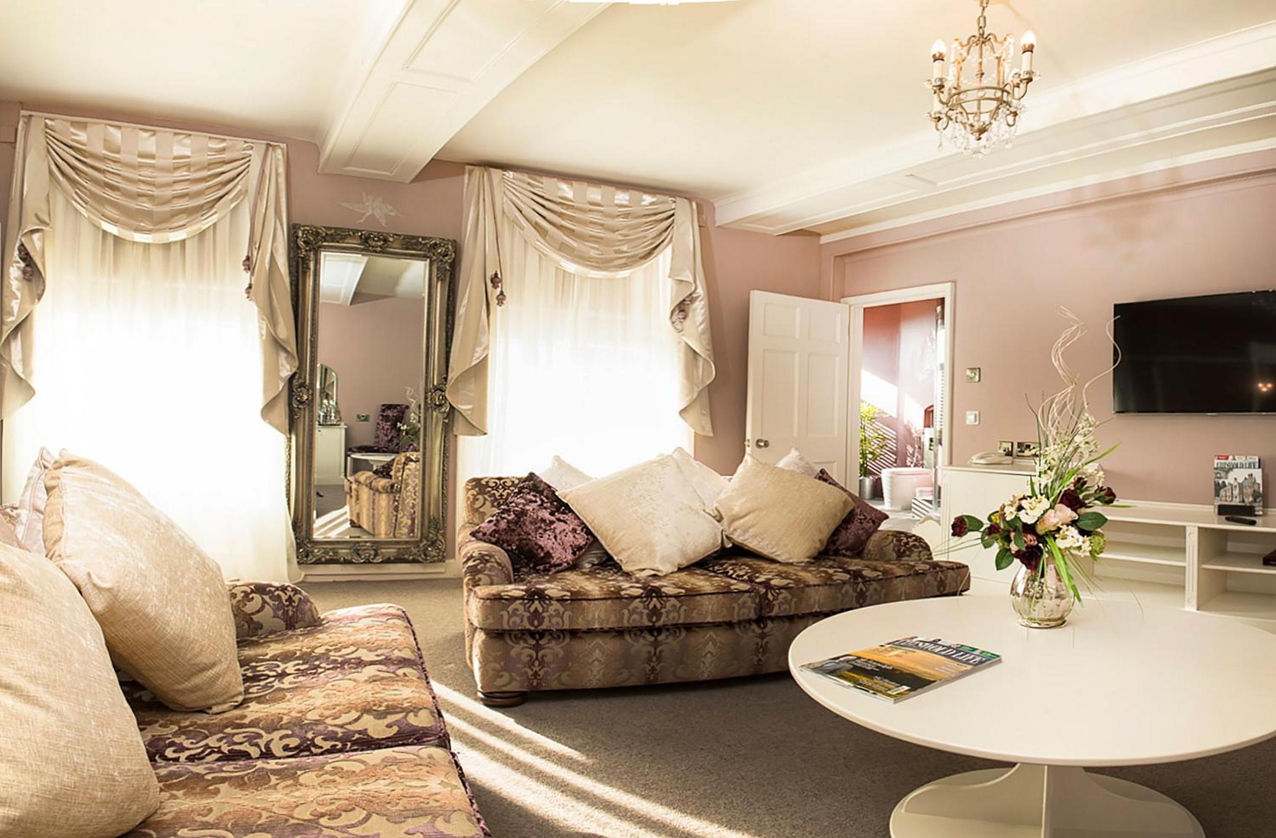 Deluxe Double ‘Bridal Suite’