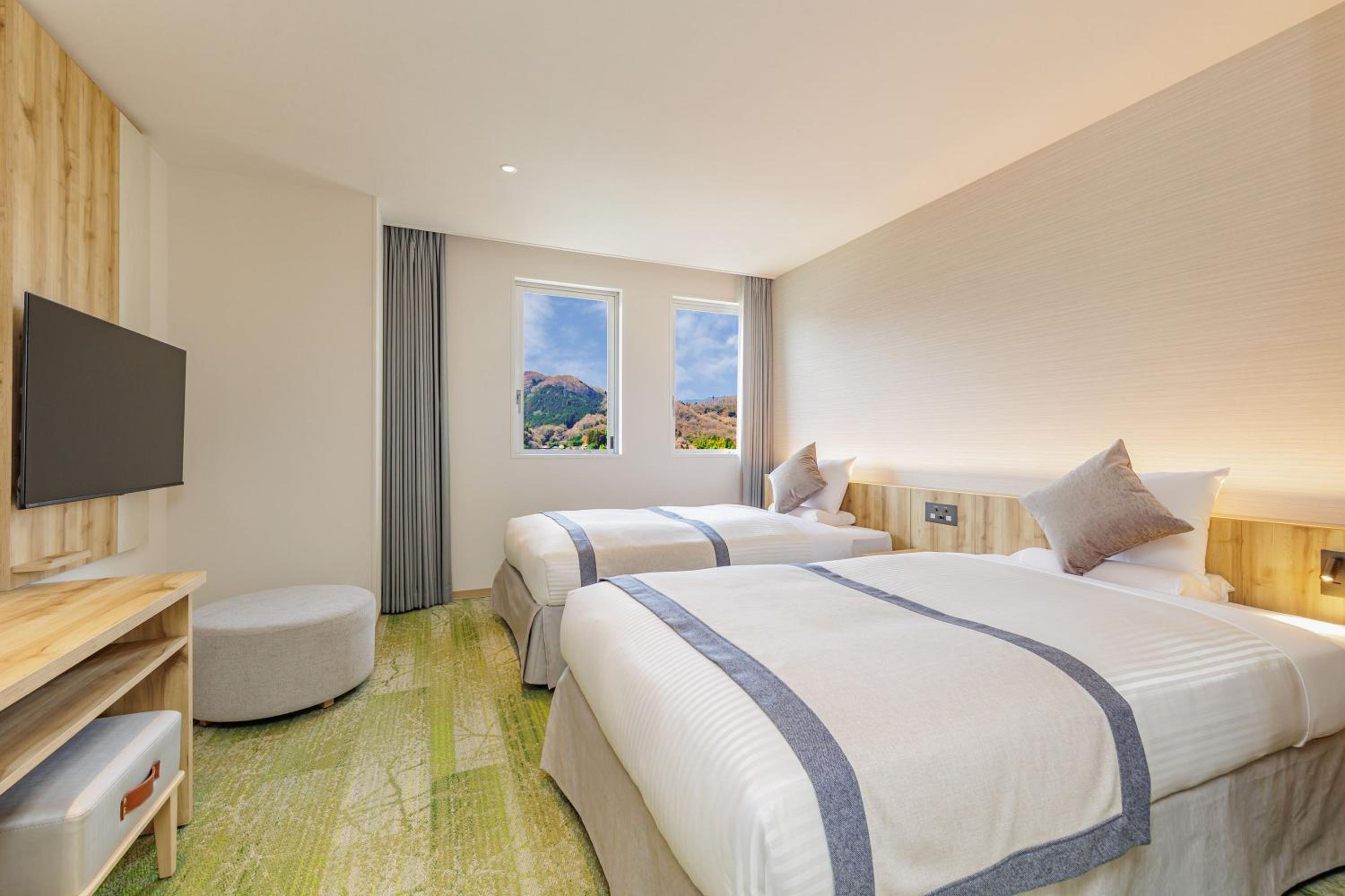 Superior Twin Room with private bathroom- non-smoking photo 2