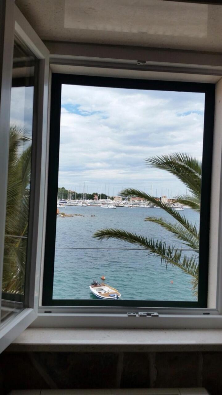Apartment with Terrace - Photo 8