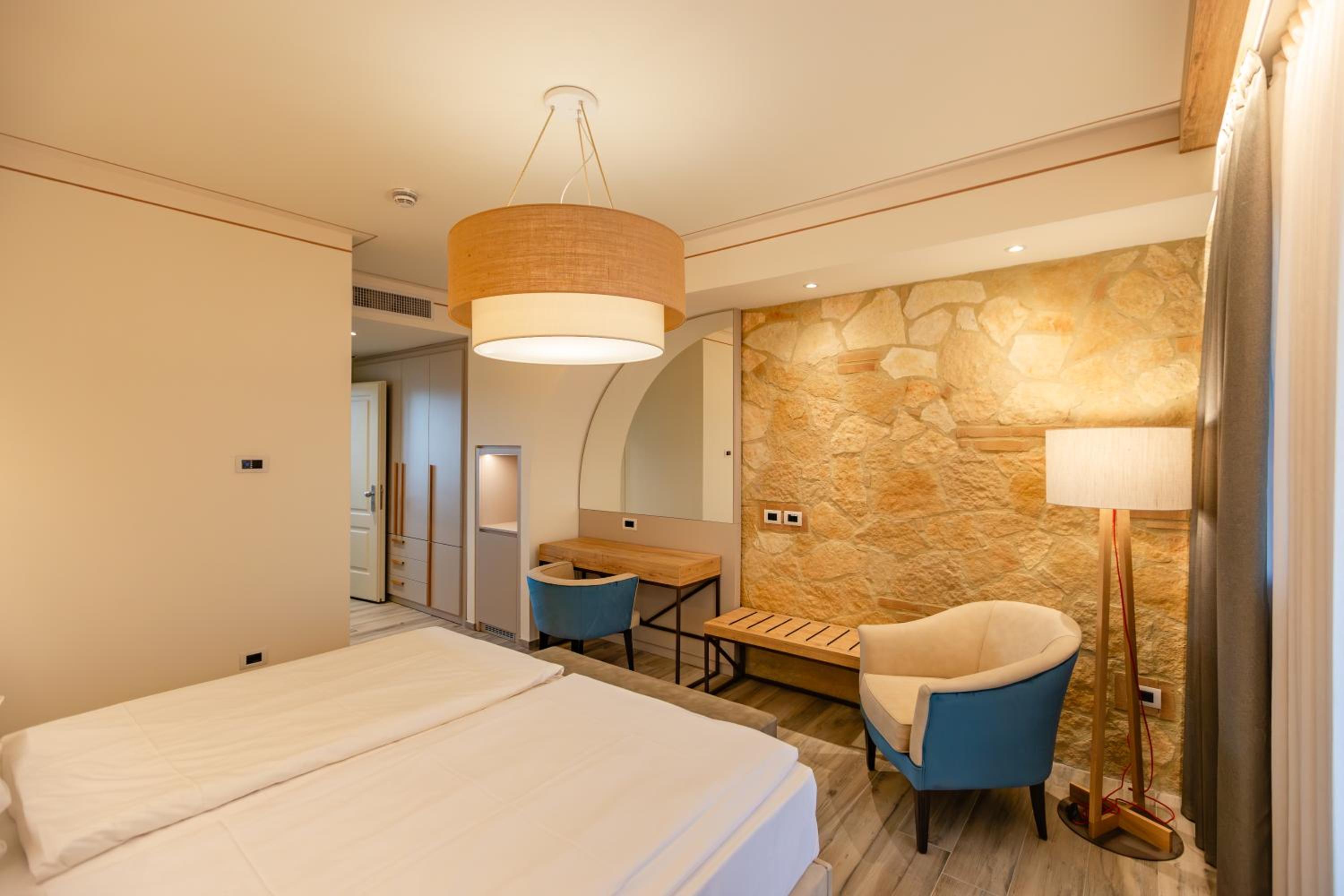 Deluxe Double or Twin Room with Balcony