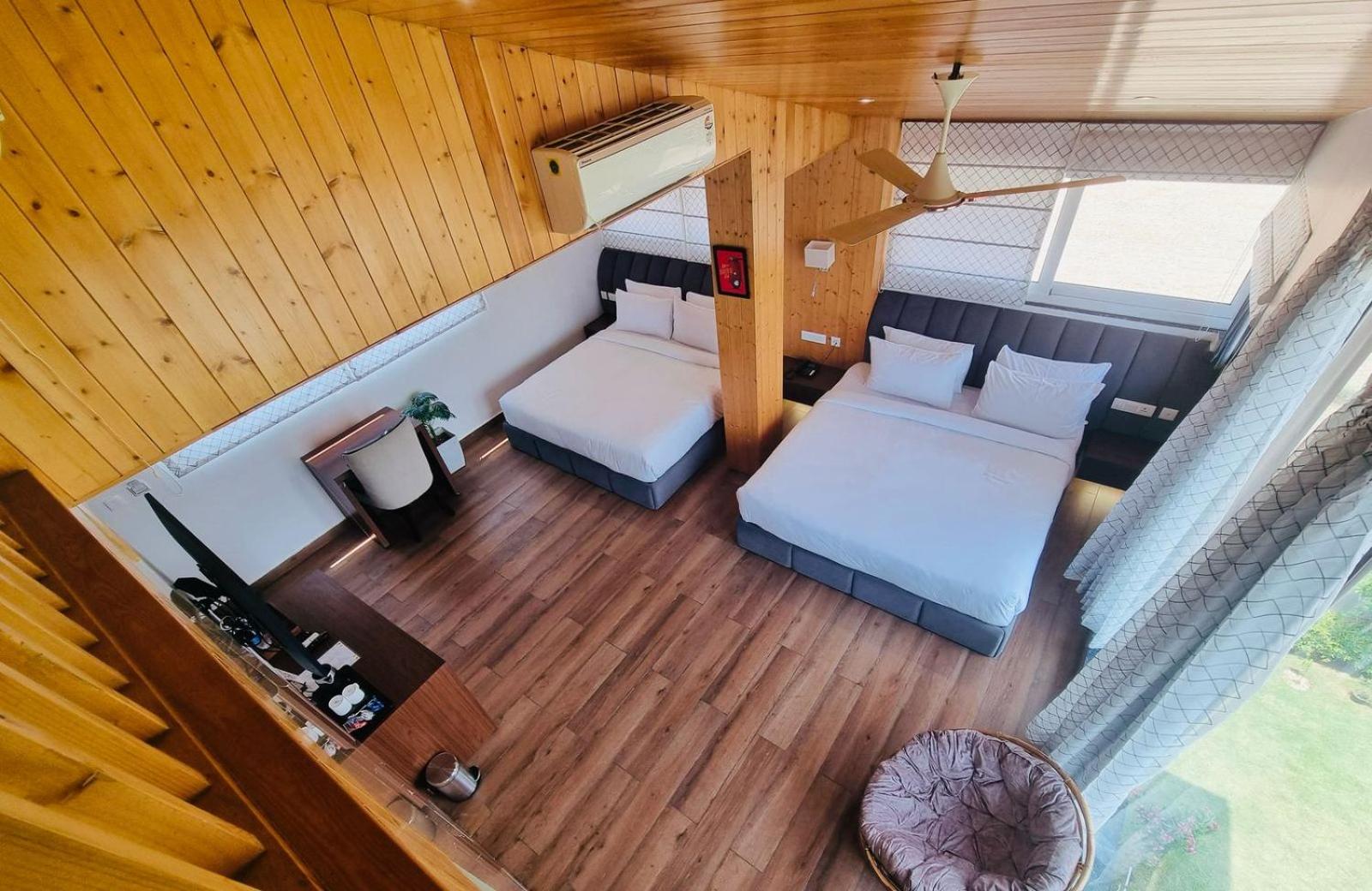 Family Room photo 2