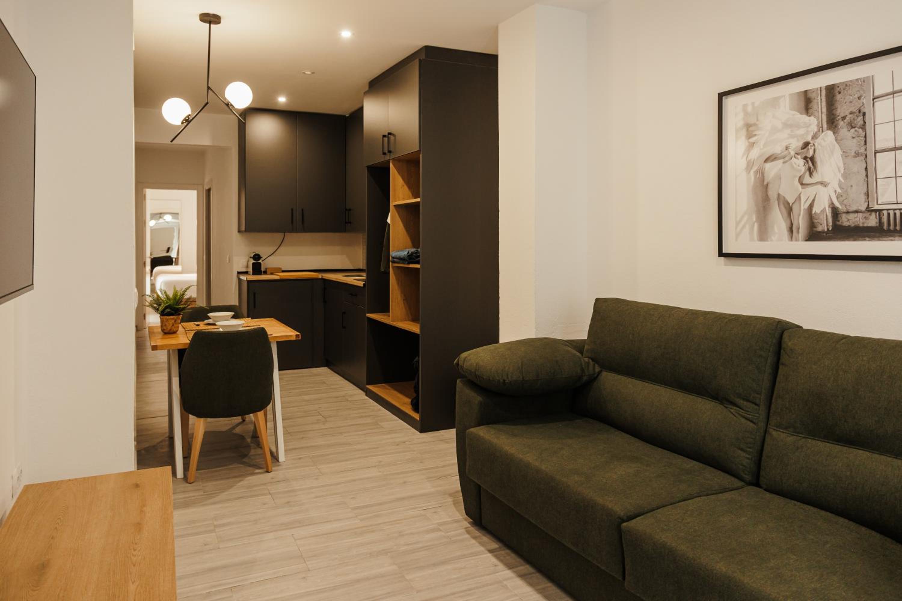 One-Bedroom Apartment photo 3