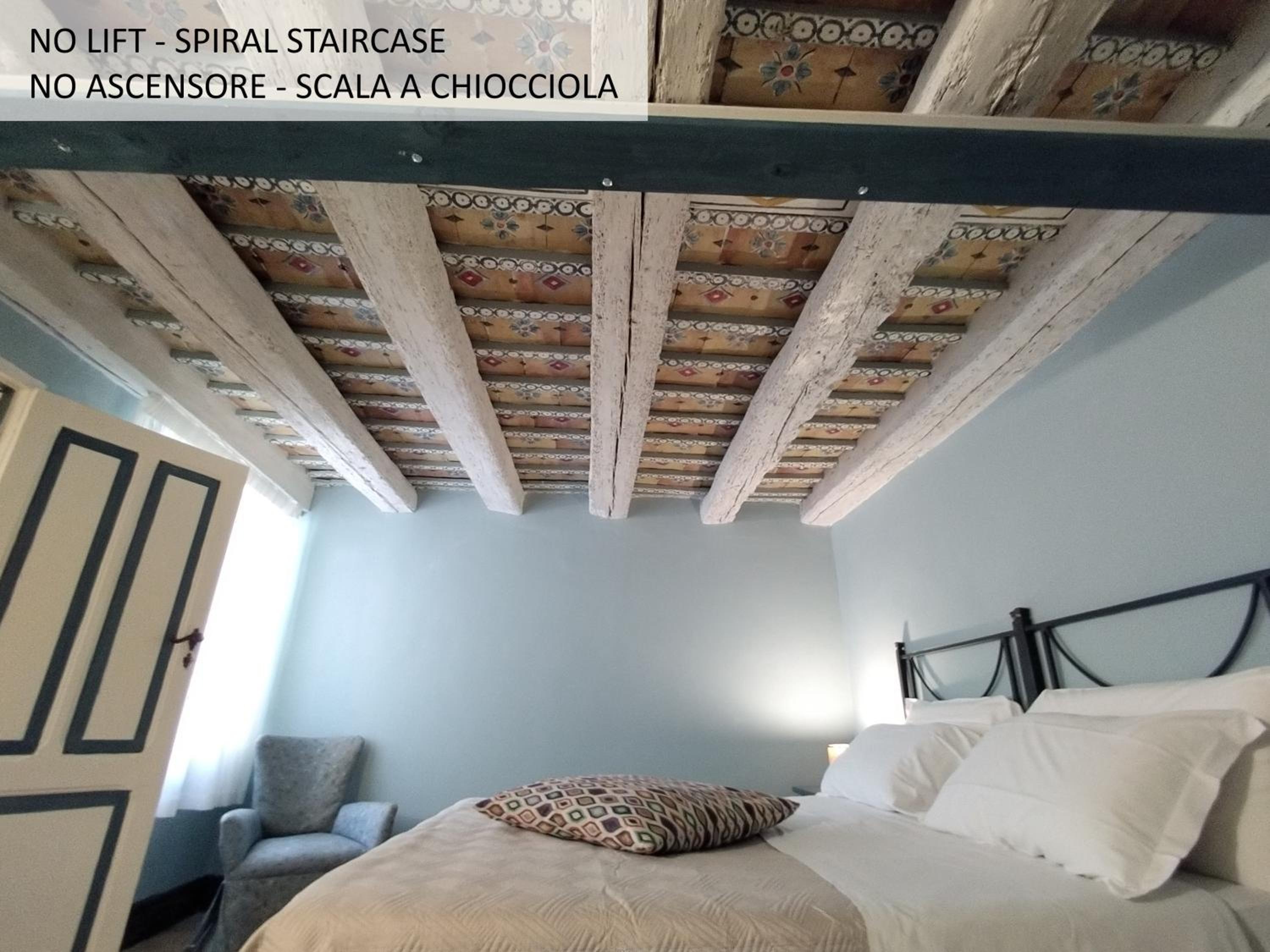 Double Room - Attic photo 1