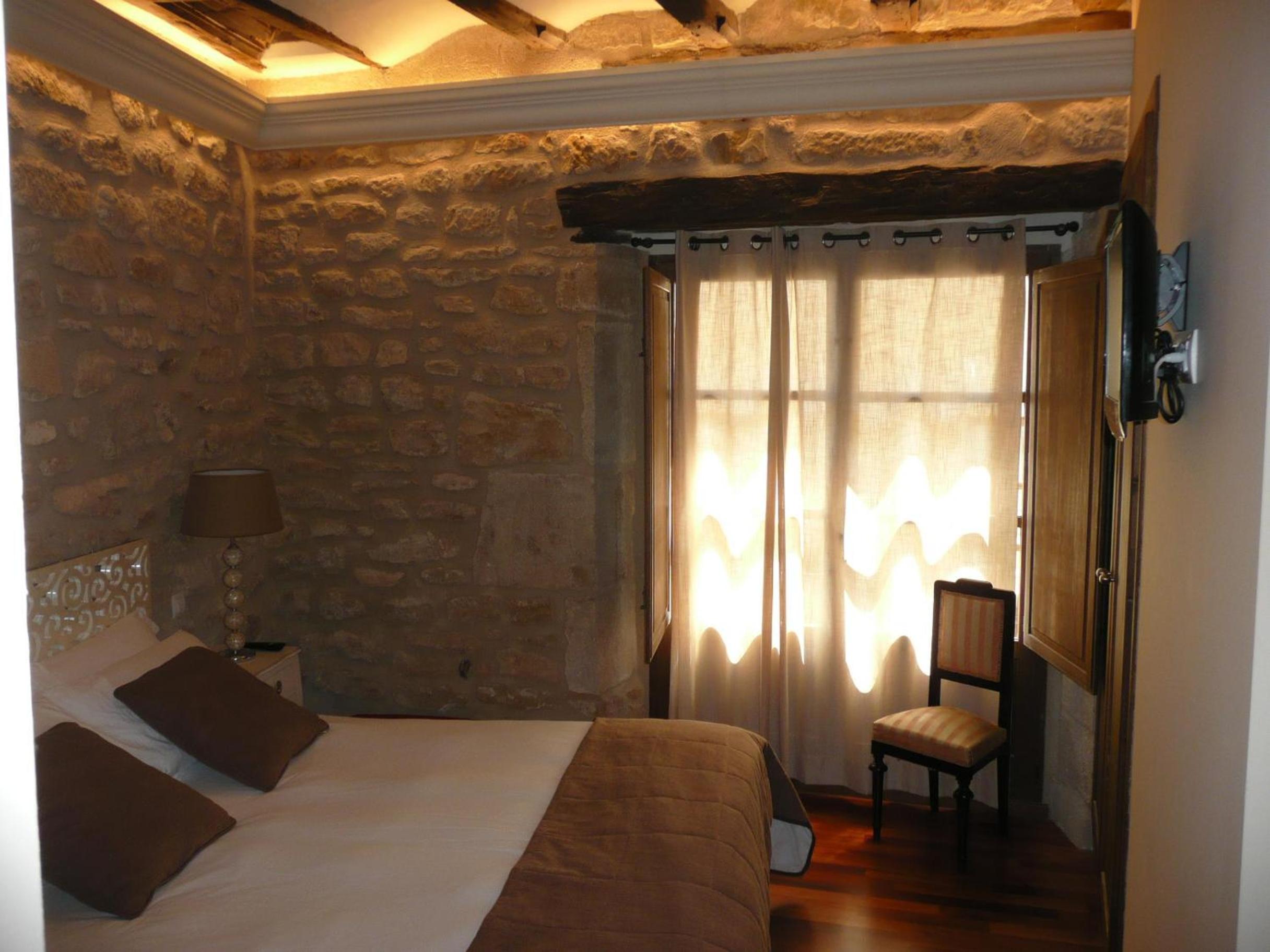 Double Room - Photo 6