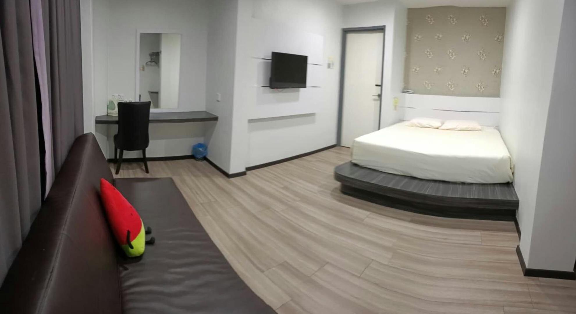Superior King Room