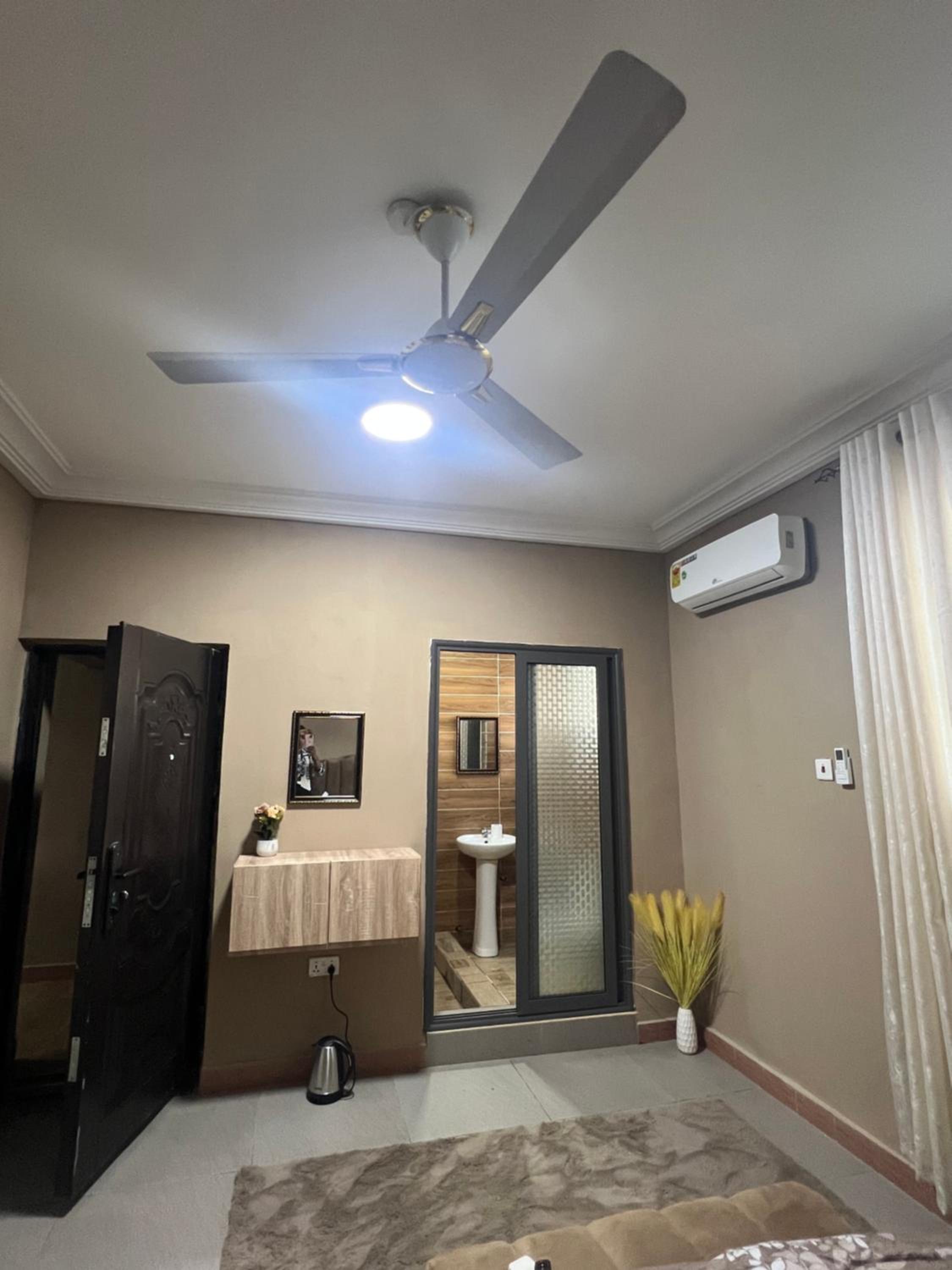 Budget Double Room photo 2