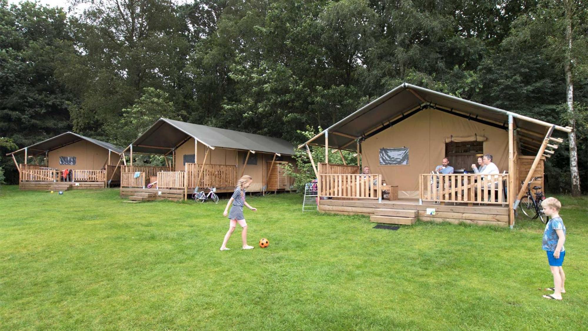 Safaritent met luxe inrichting en 2 slaapkamers (huisdieren niet toegestaan) photo 2