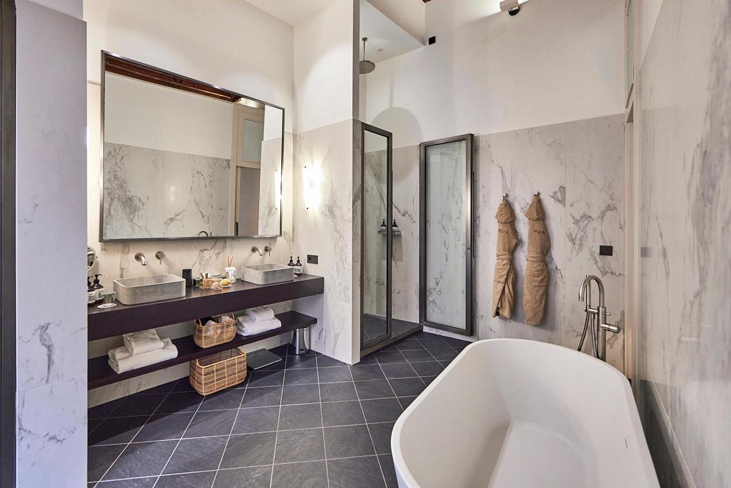 The Grand Essence Signature Suite photo 1