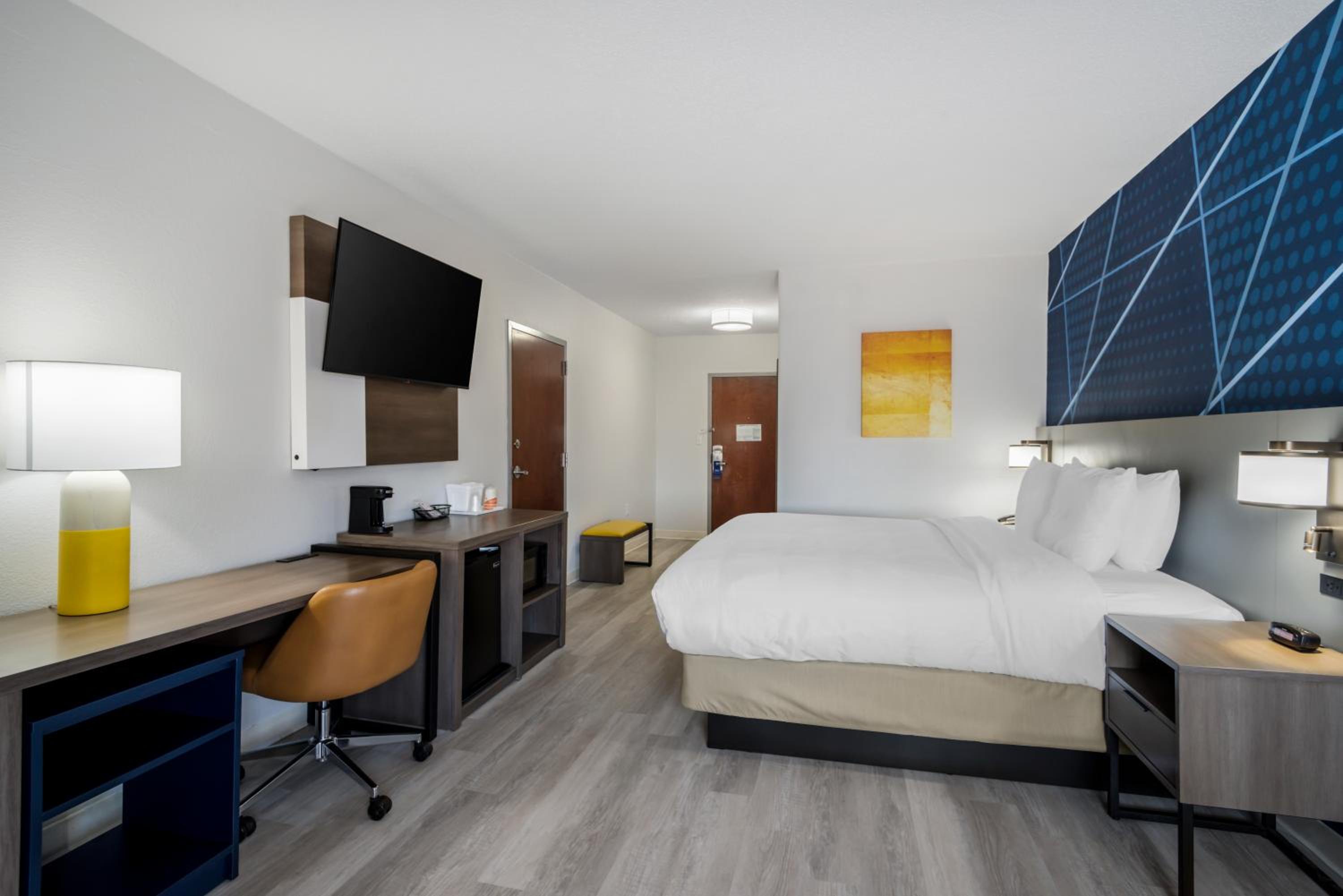 King Room - Accessible/Non-Smoking photo 3