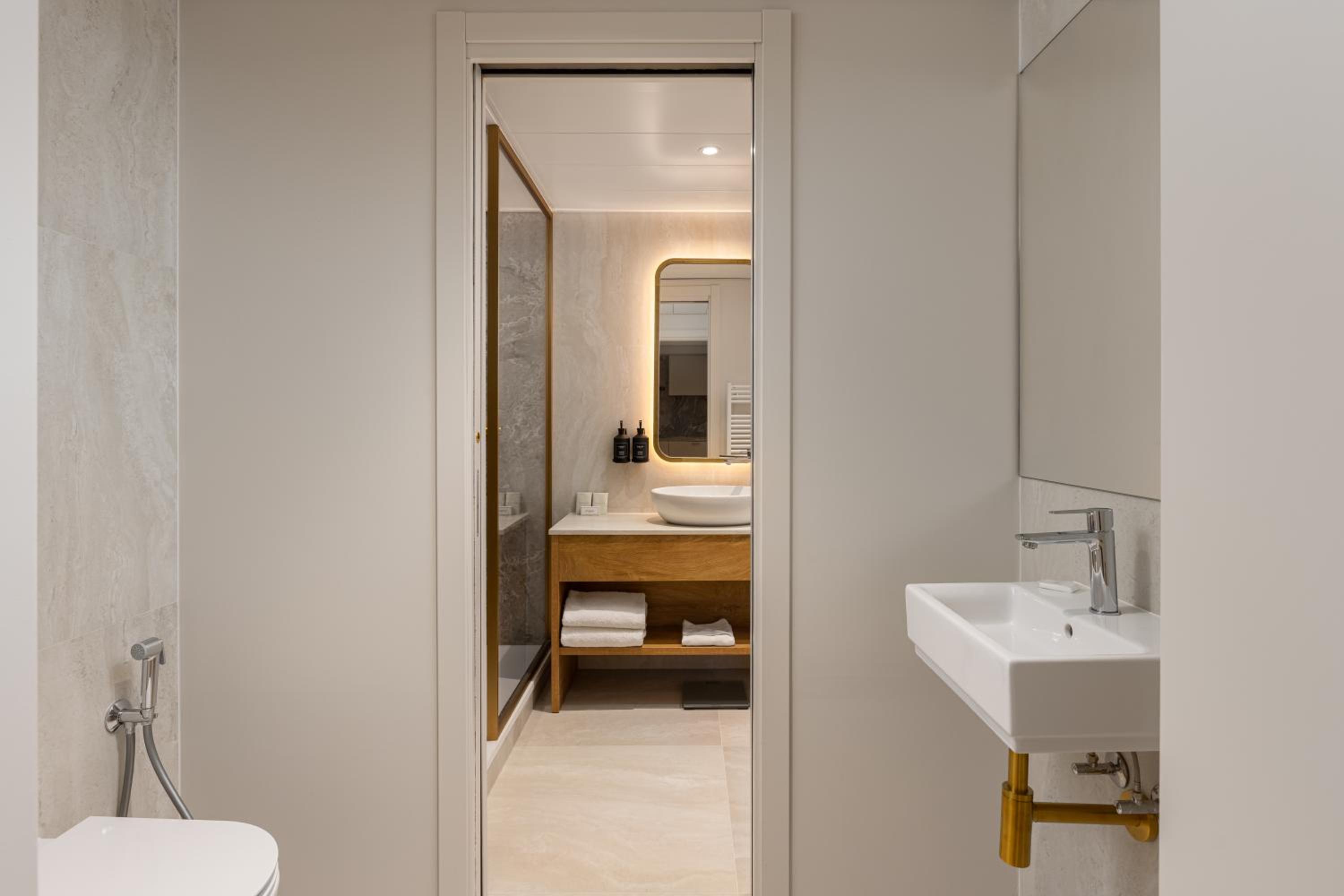 Elite One Bedroom thumbnail 5
