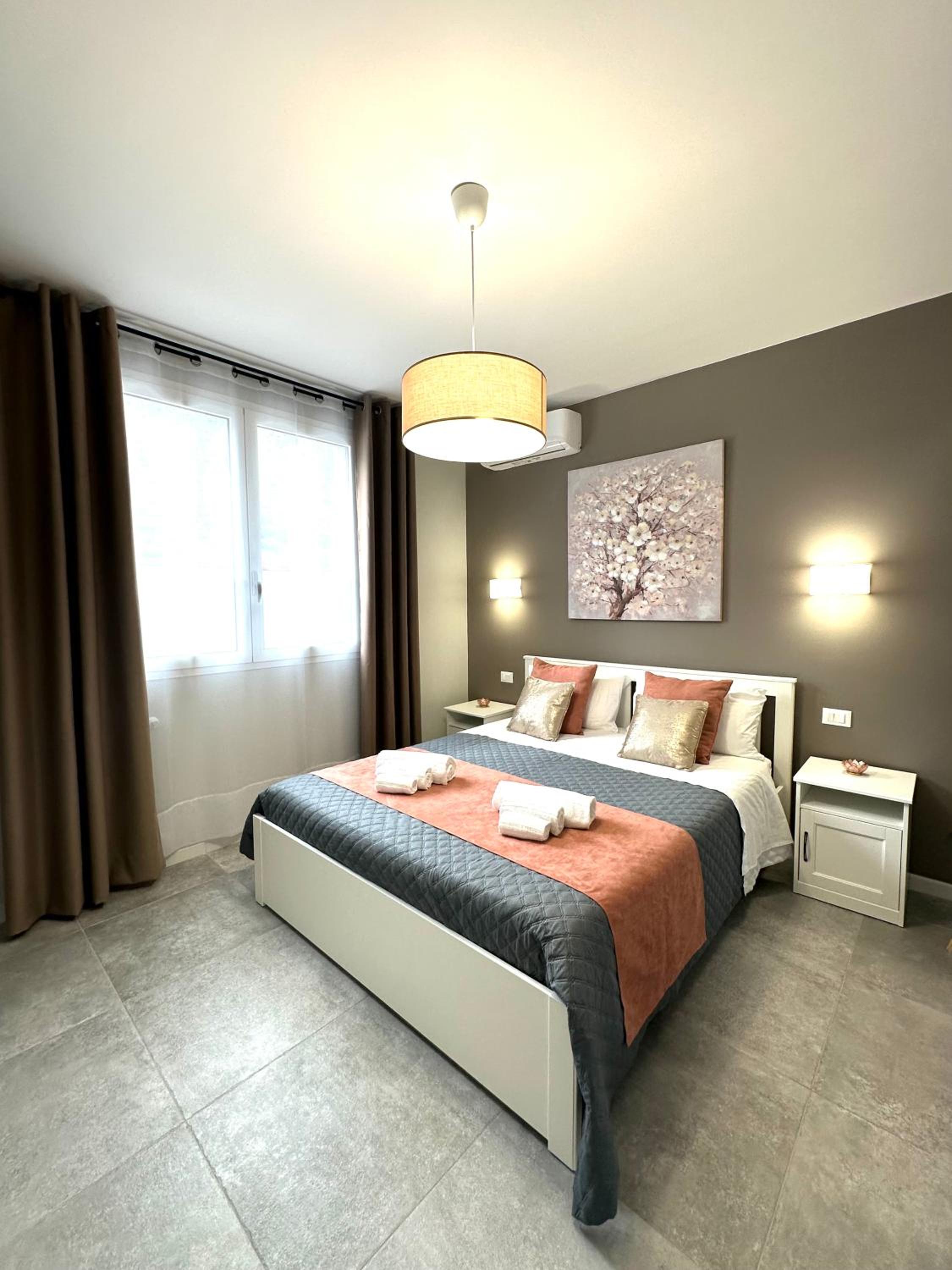 One-Bedroom Apartment with Sea View photo 2