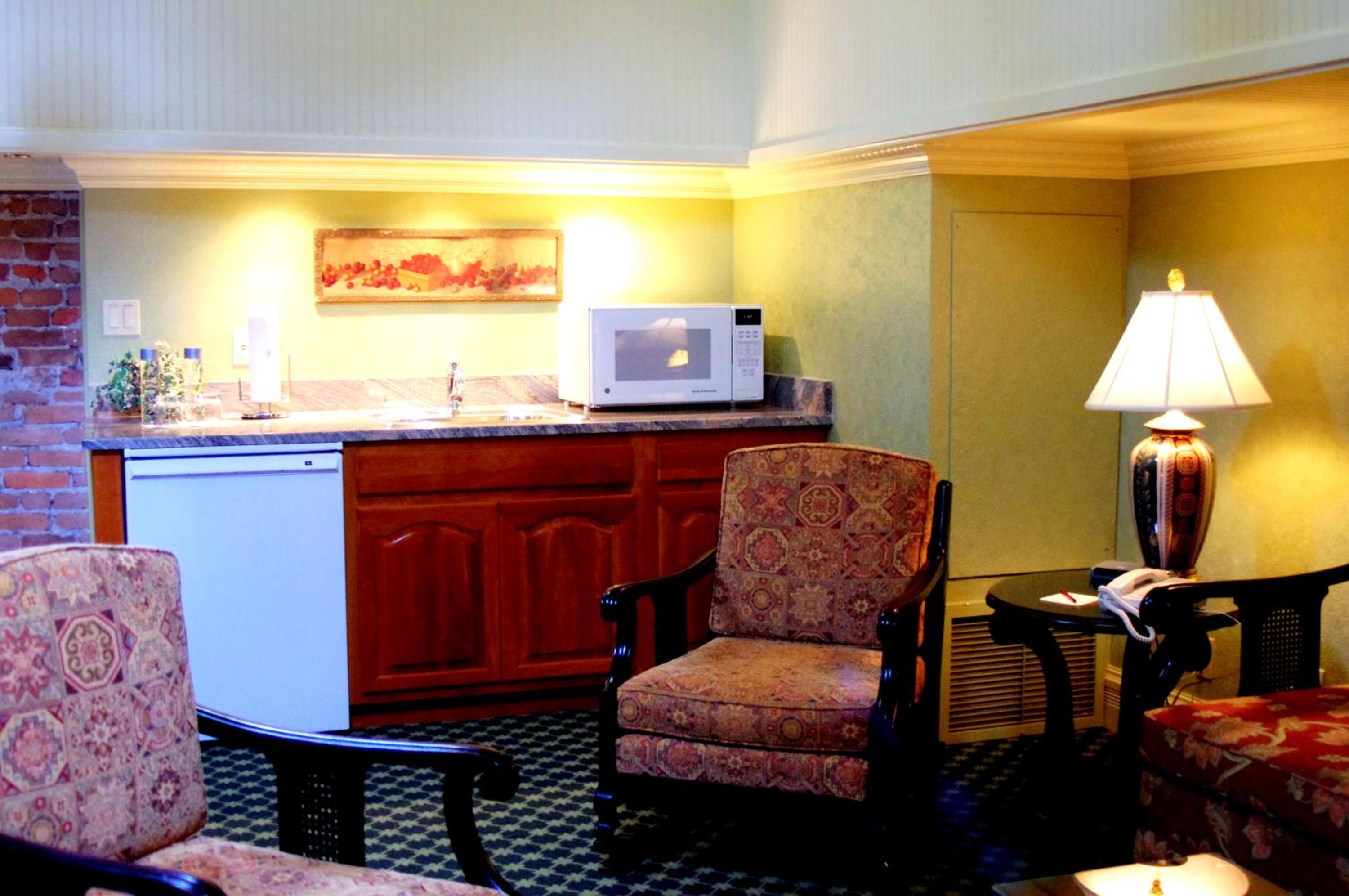 Queen Suite photo 2