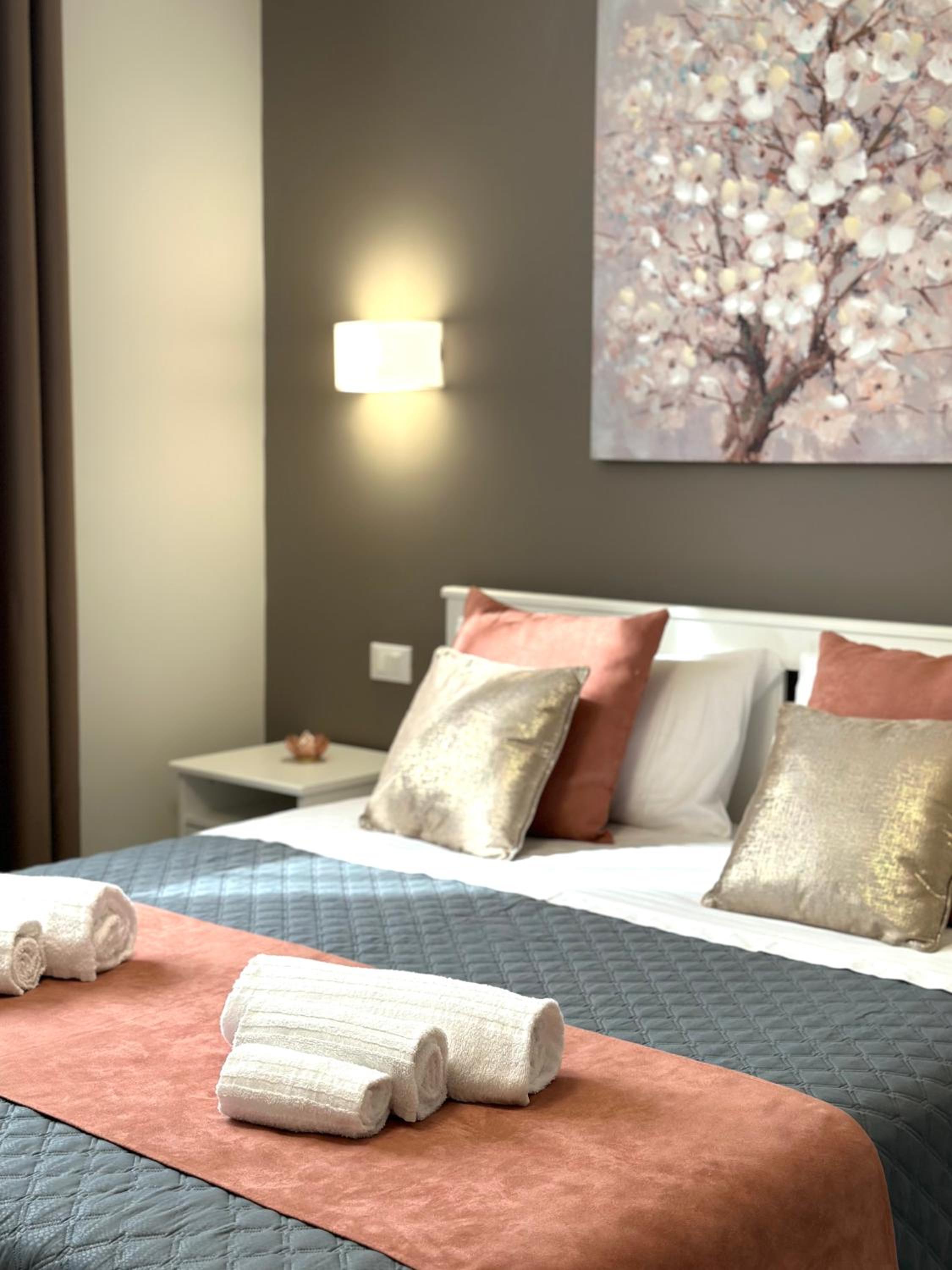One-Bedroom Apartment with Sea View photo 1