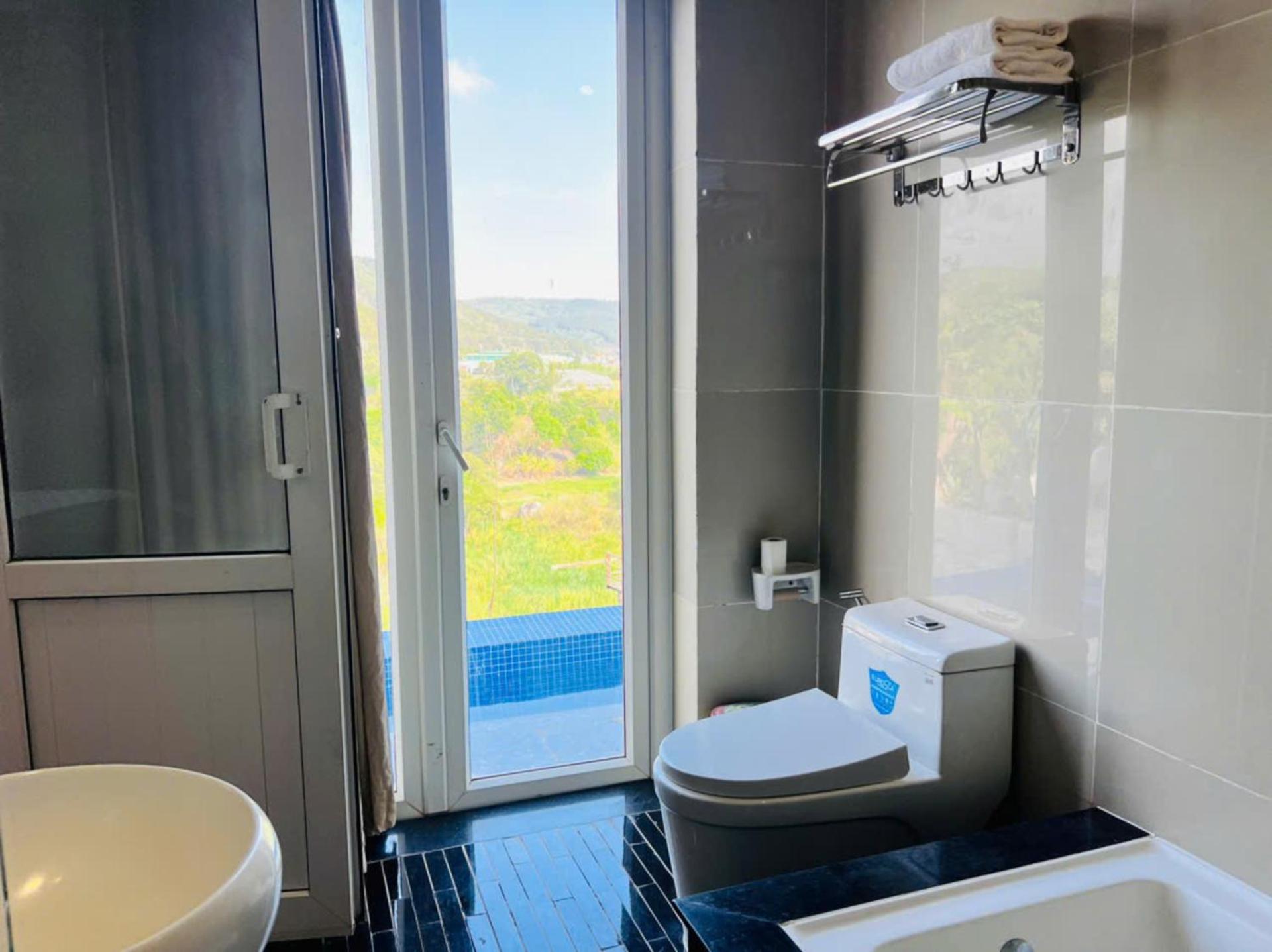 Two-Bedroom Apartment with Pool View photo 1