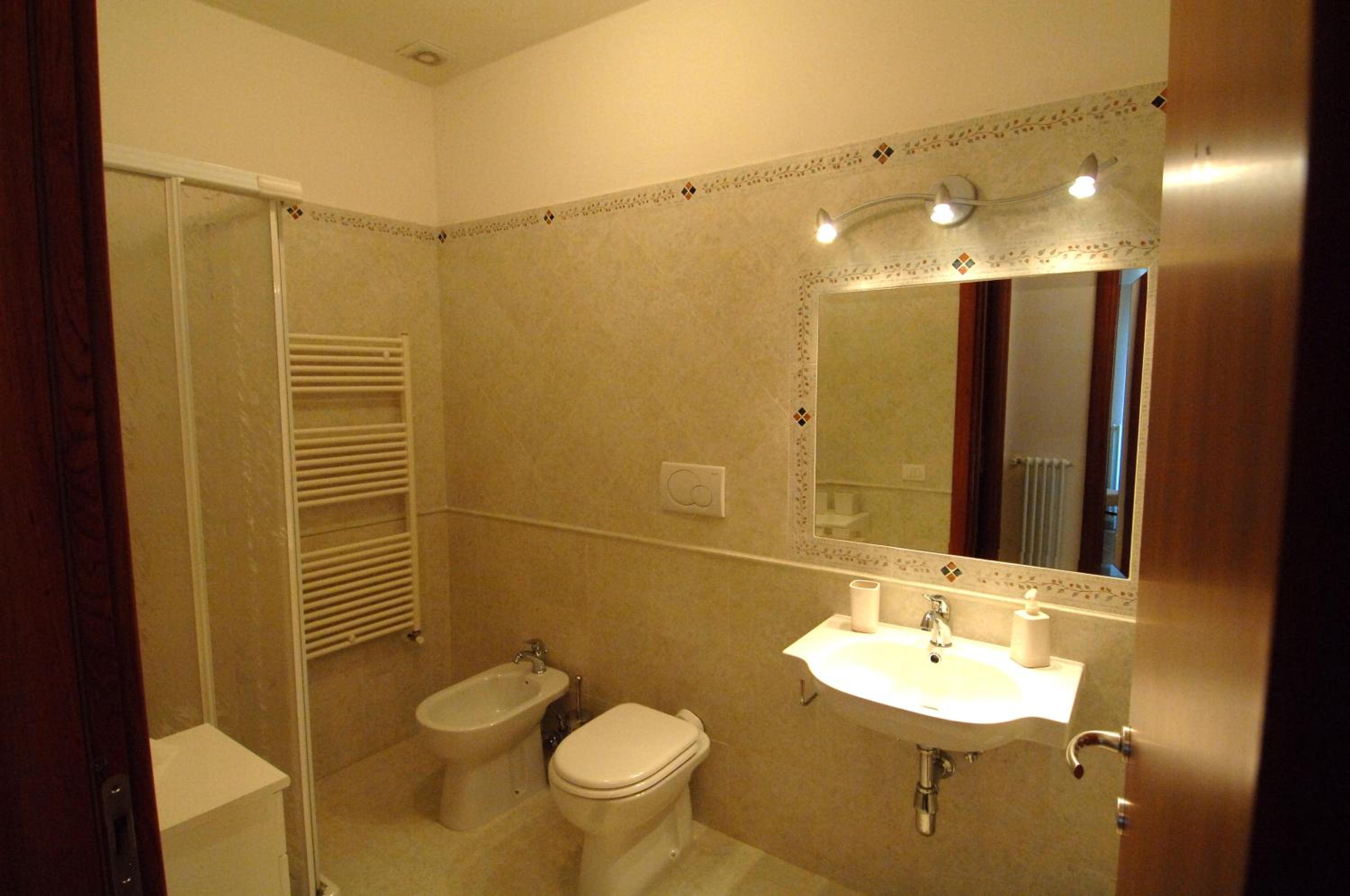 Two-Bedroom Apartment (6 Adults) photo 3