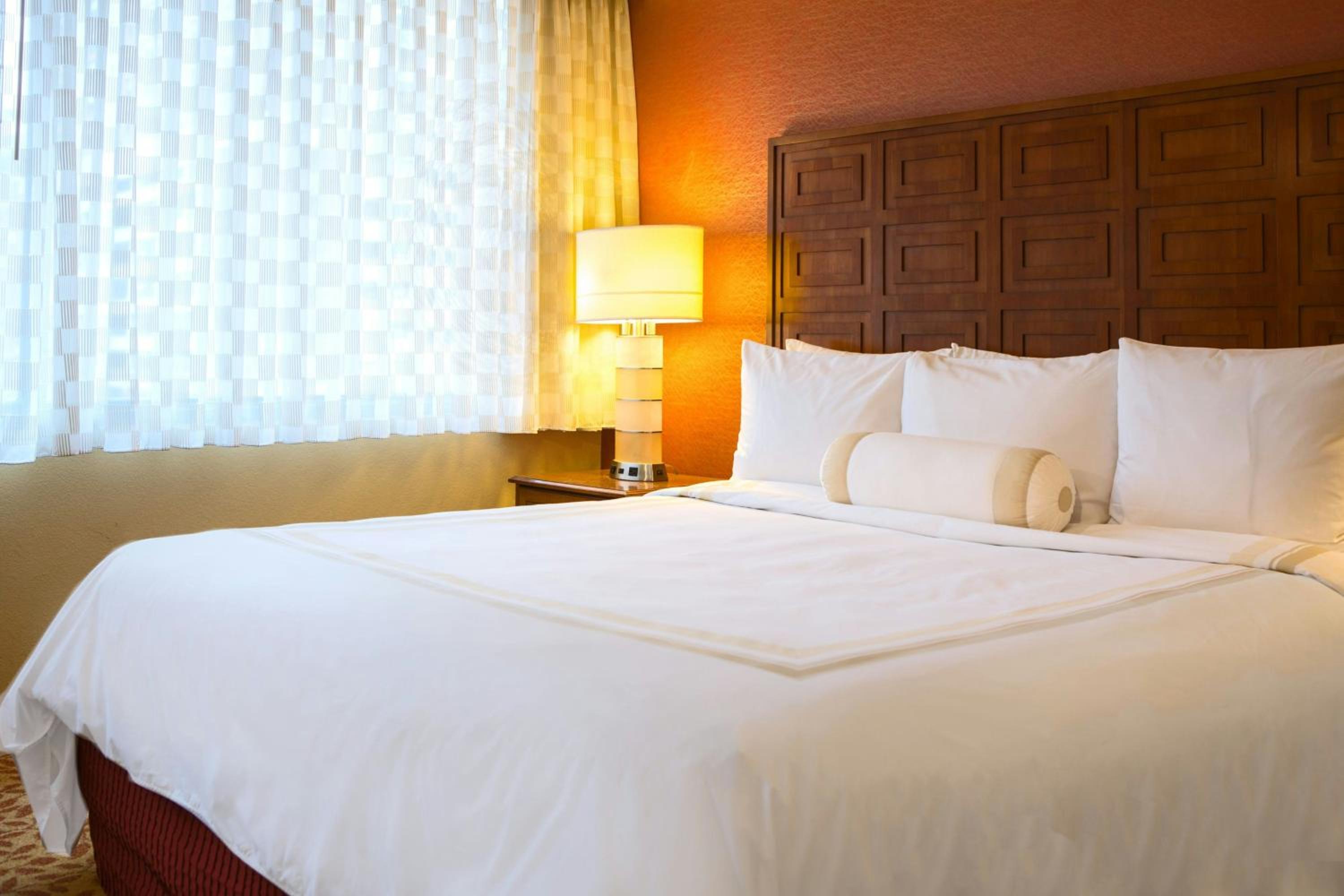 Deluxe King Room - High Floor - Photo 3