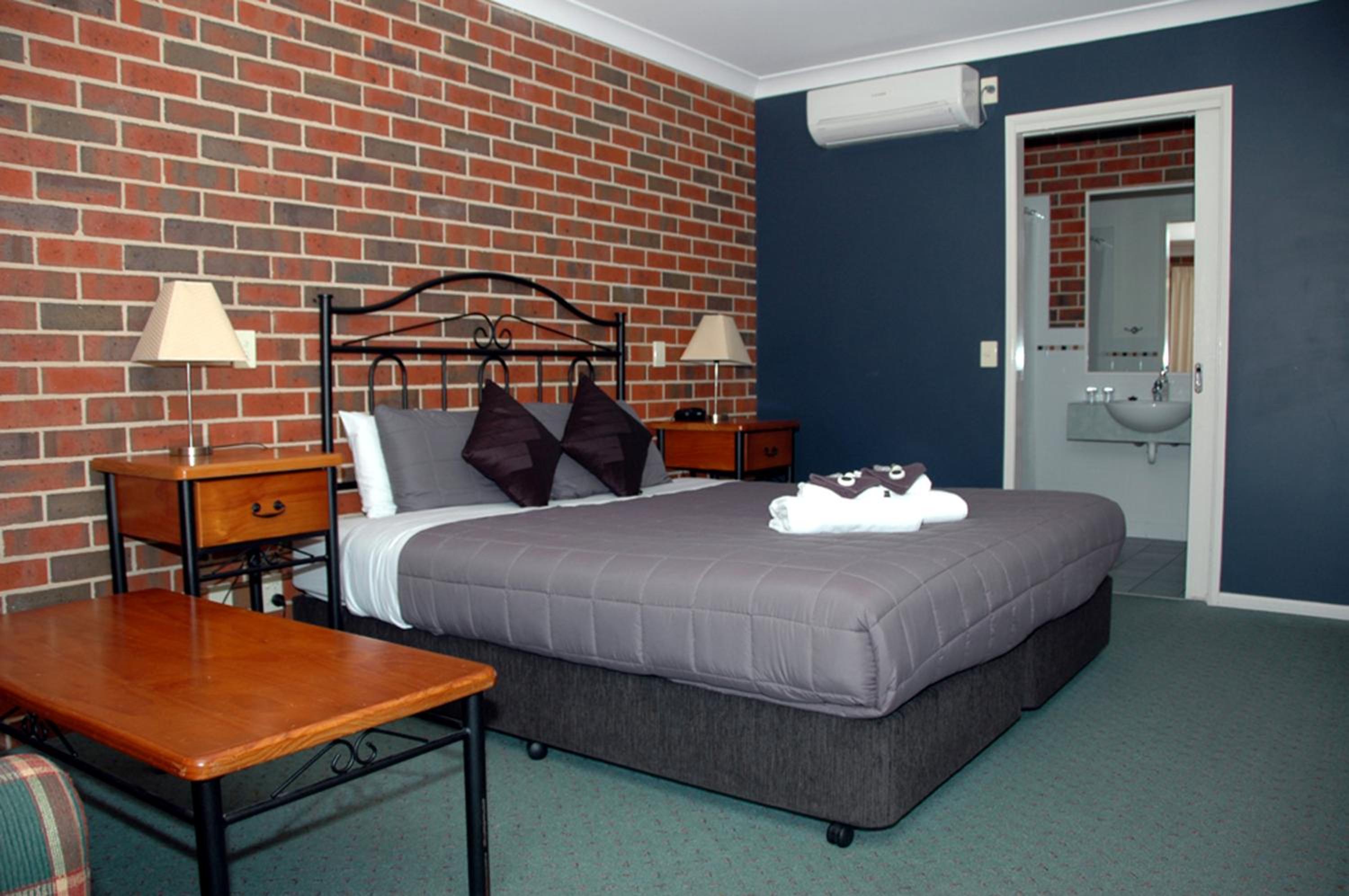Standard King or Twin Room