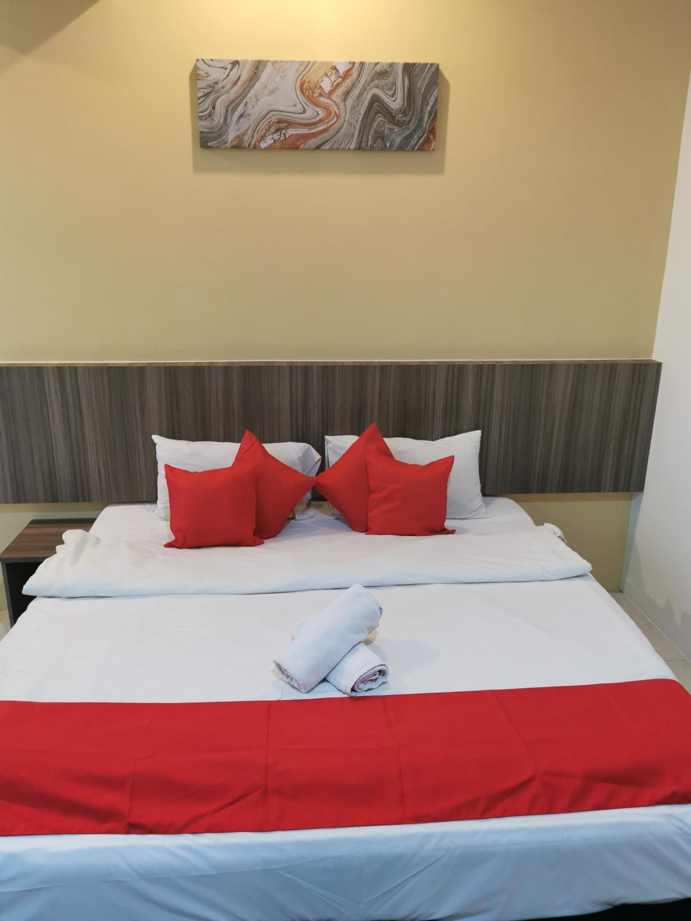 Deluxe King Suite