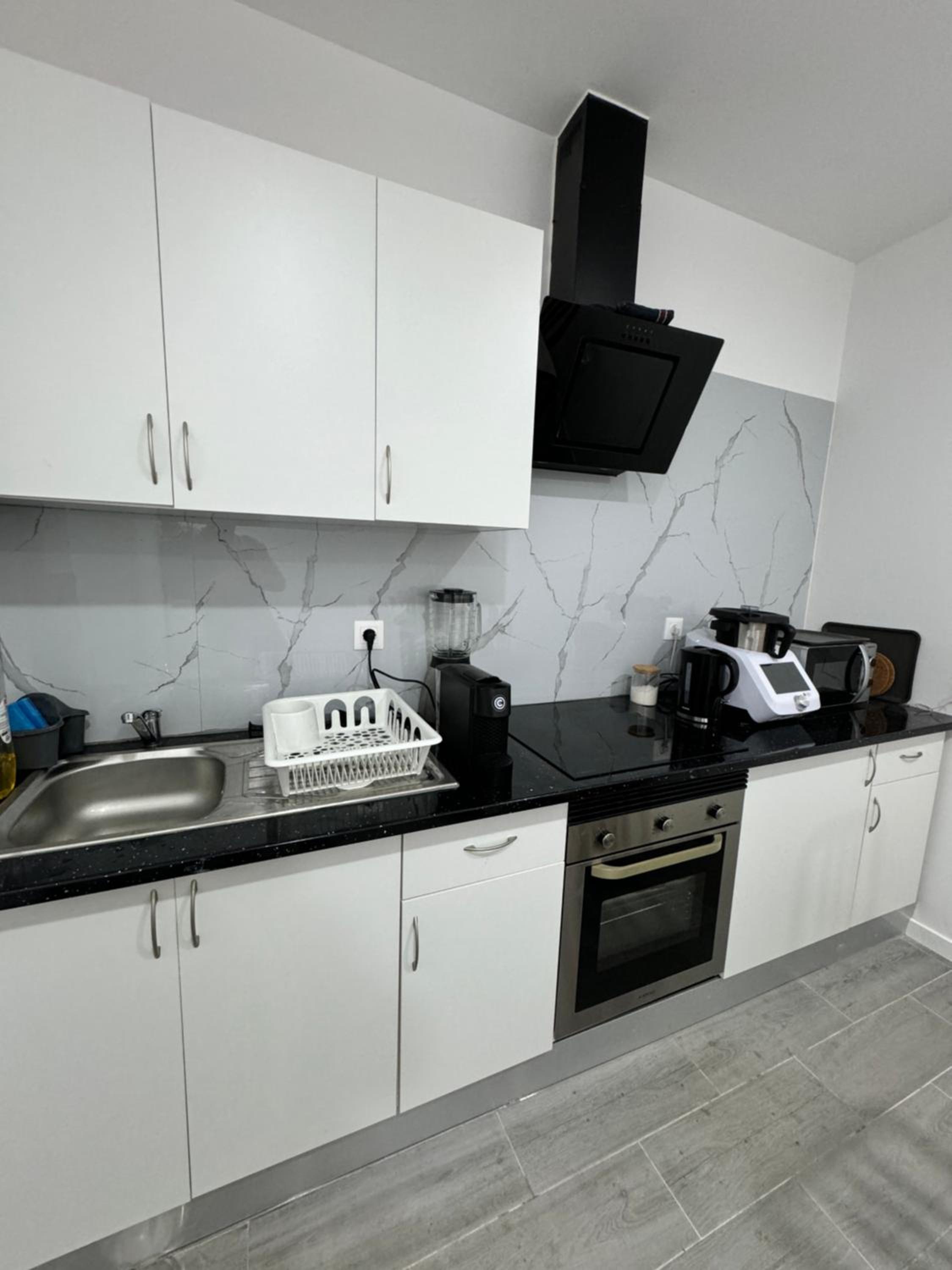 Deluxe King Suite photo 3