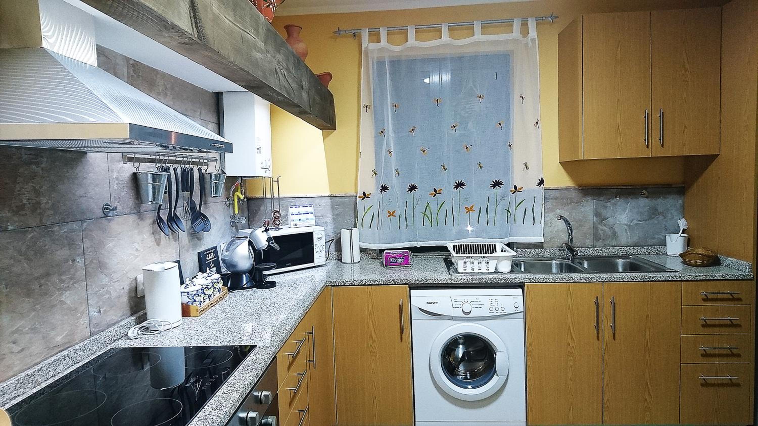 Three-Bedroom Villa - Photo 5