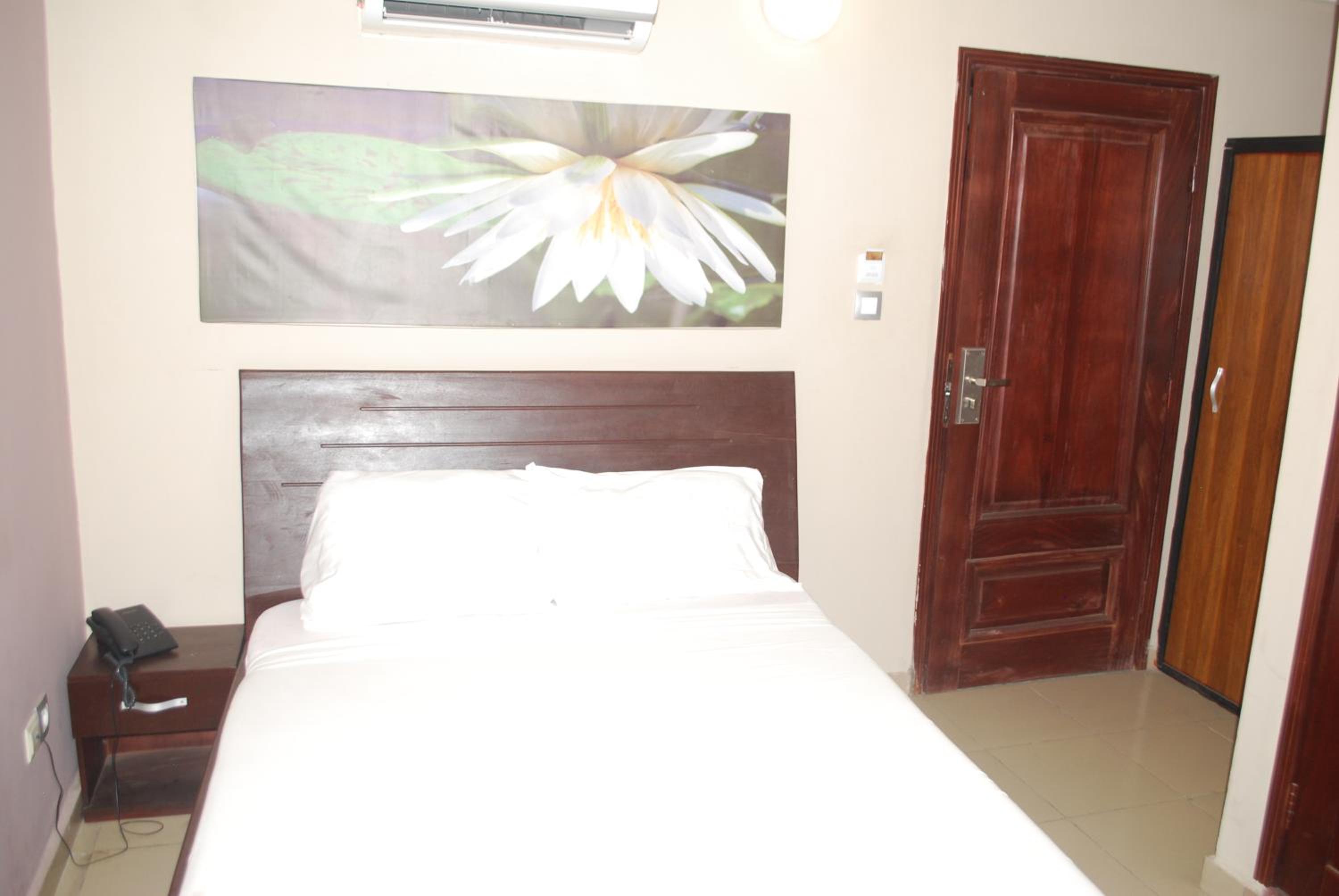 Single Room photo 2
