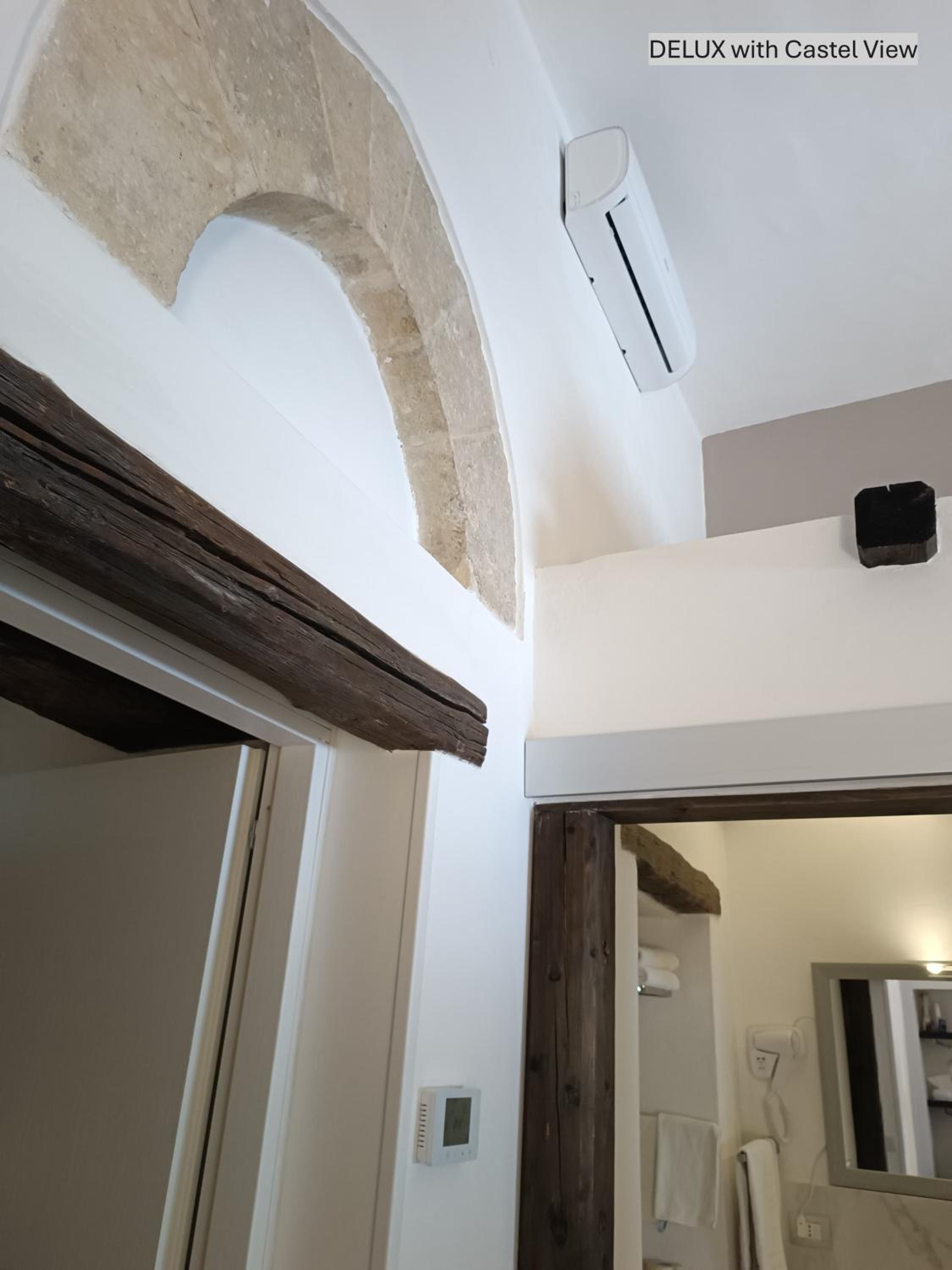 Deluxe Double Room with Castle View - Photo 15