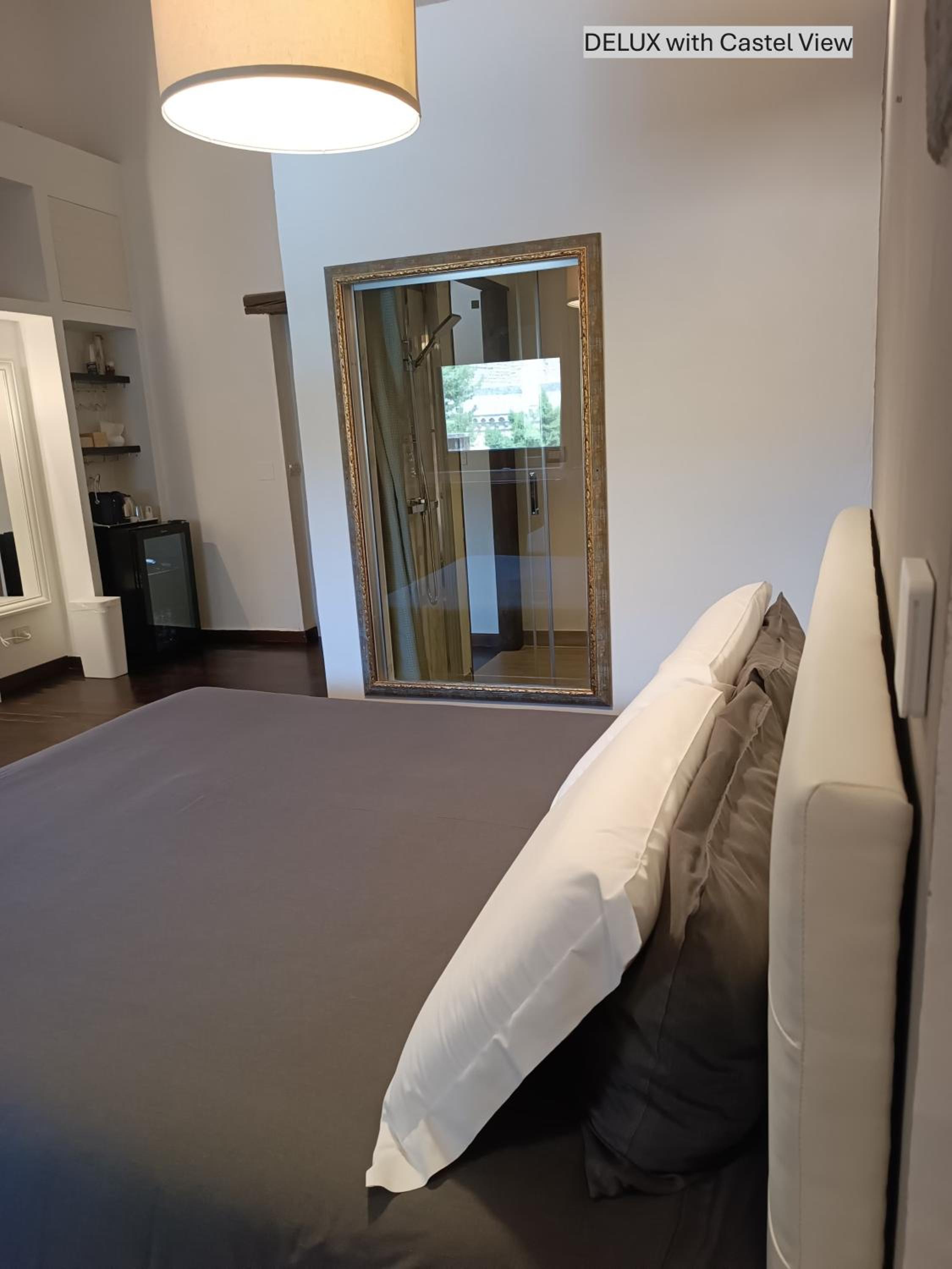 Deluxe Double Room with Castle View - Photo 12