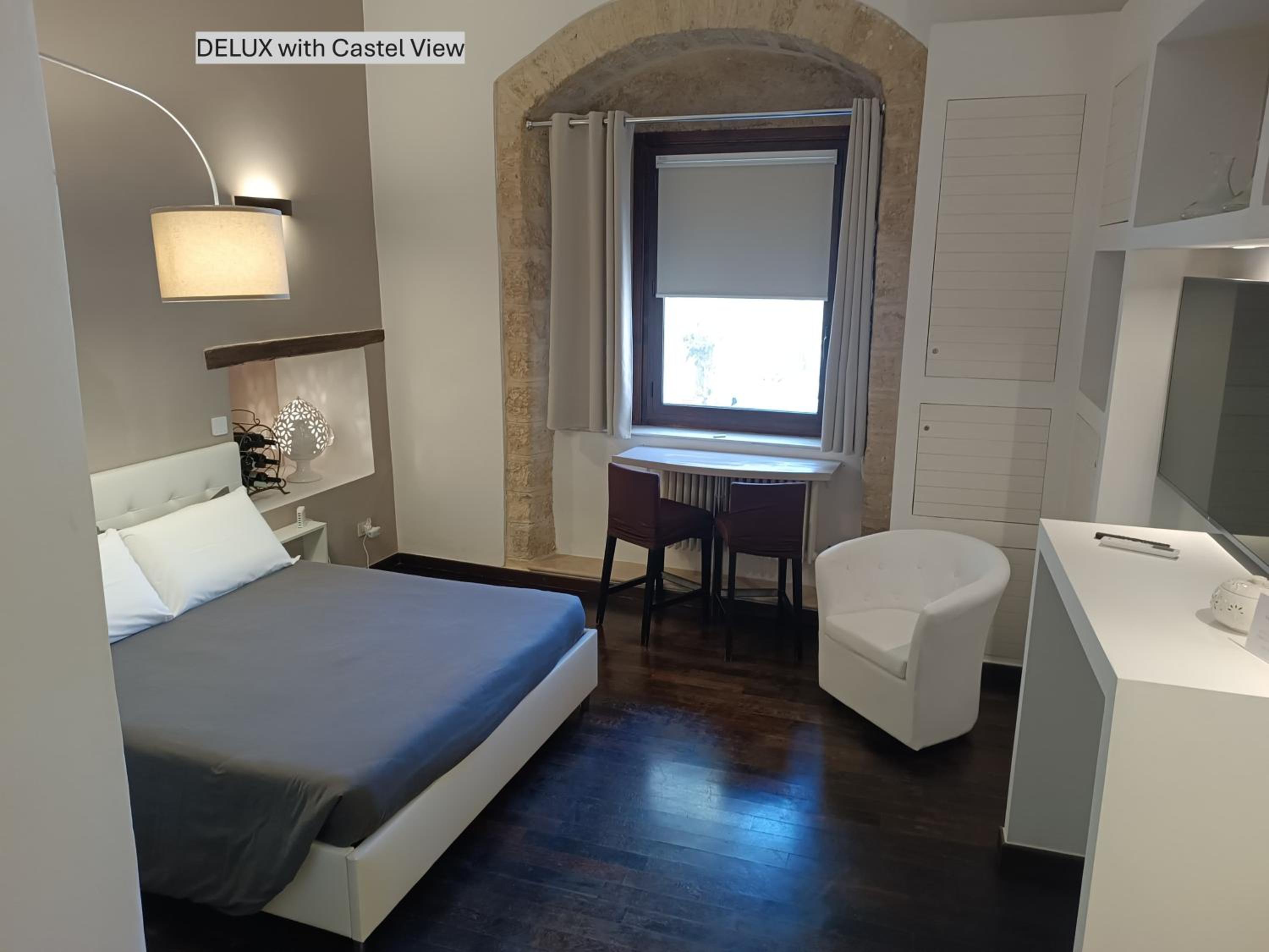 Deluxe Double Room with Castle View - Photo 25
