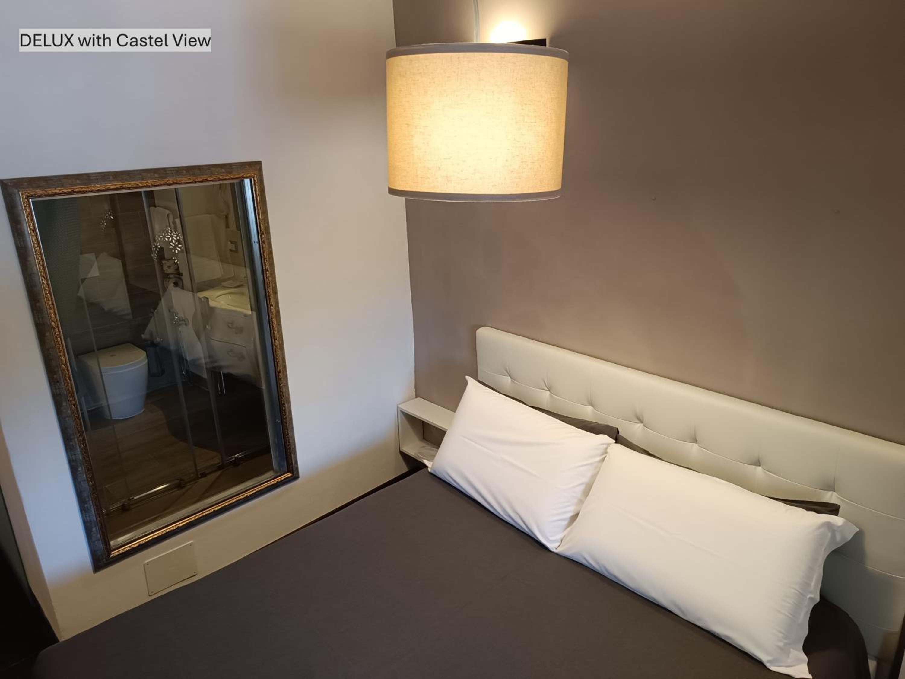 Deluxe Double Room with Castle View - Photo 18
