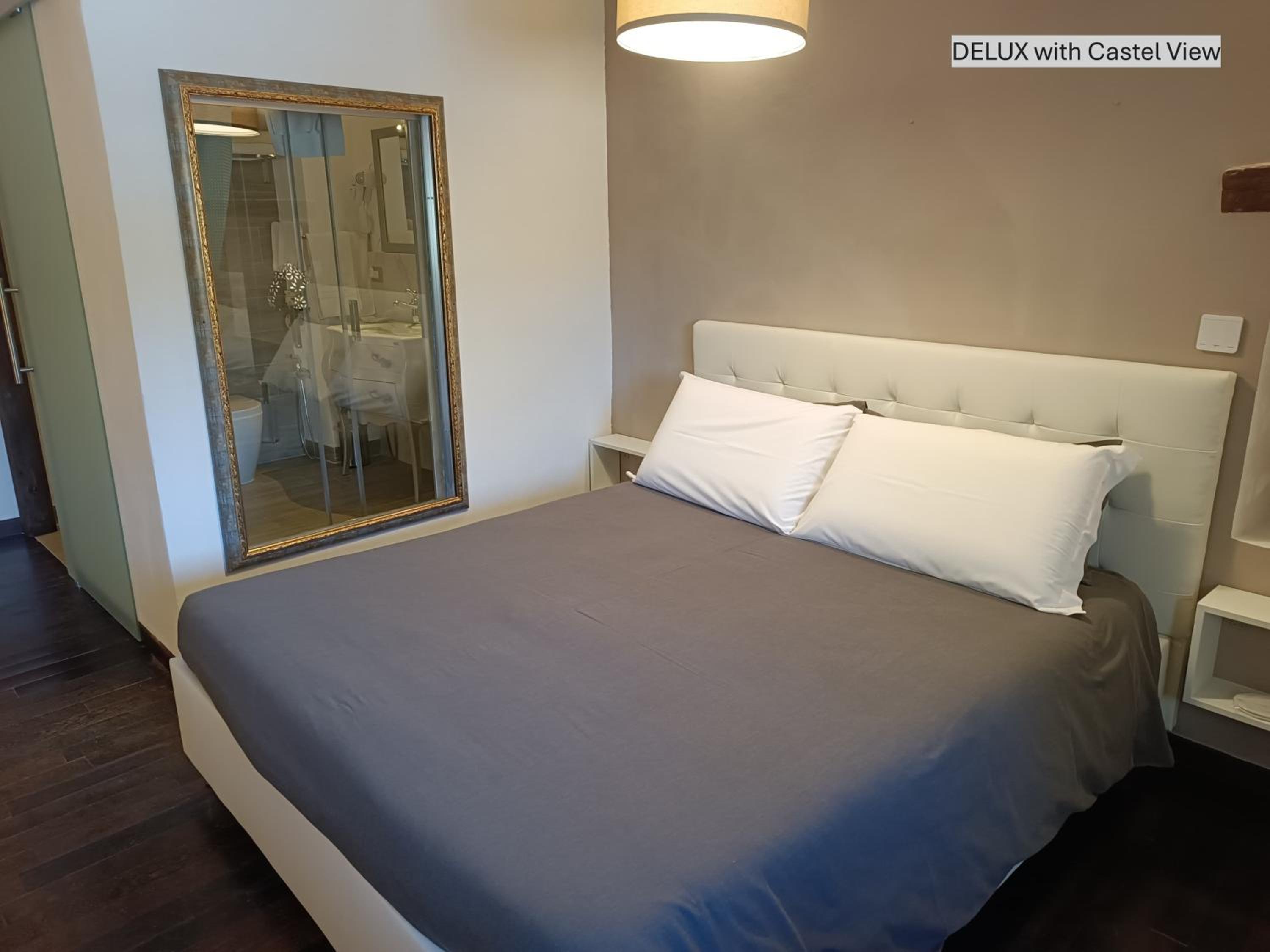 Deluxe Double Room with Castle View - Photo 21