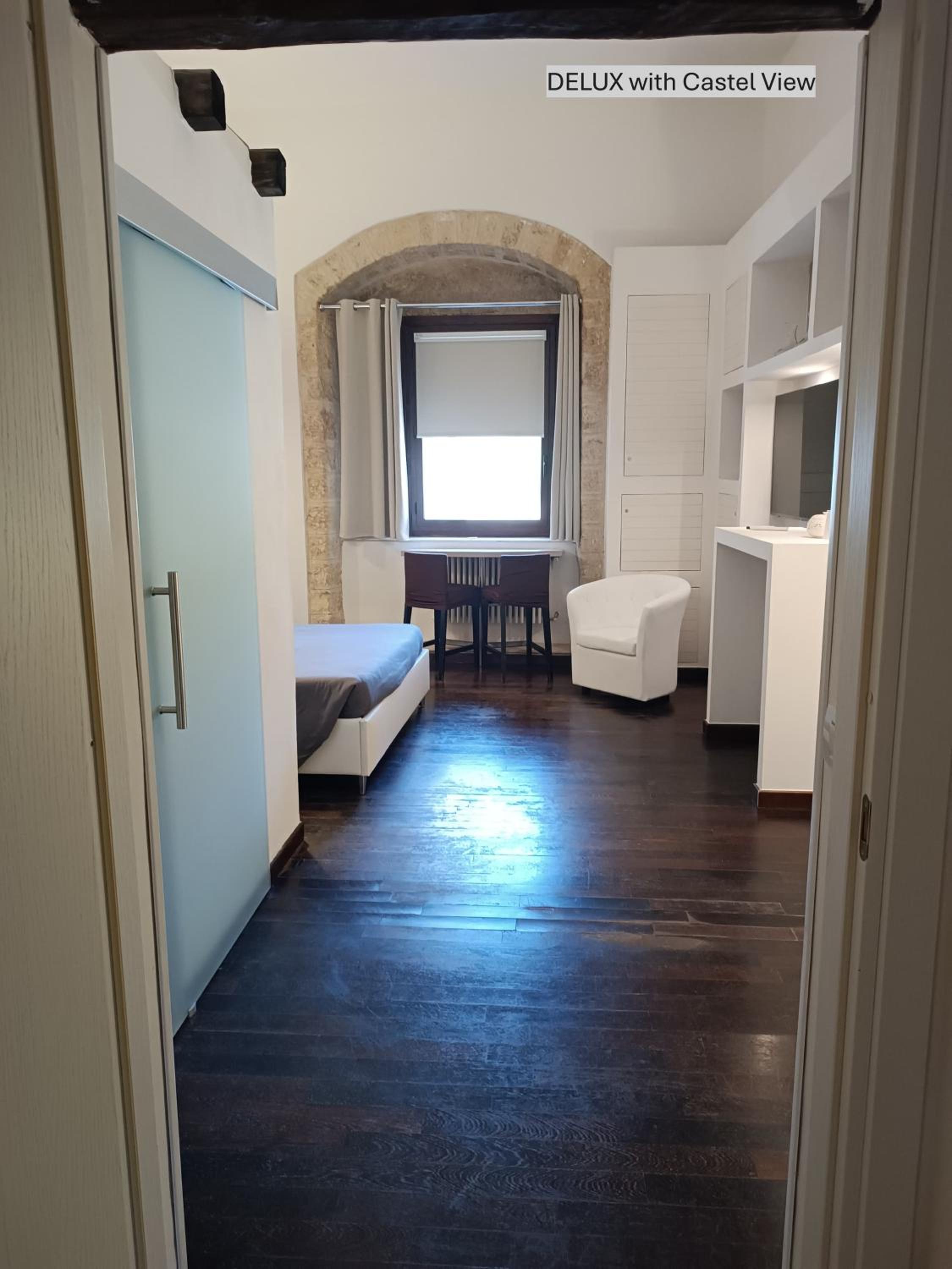 Deluxe Double Room with Castle View - Photo 27