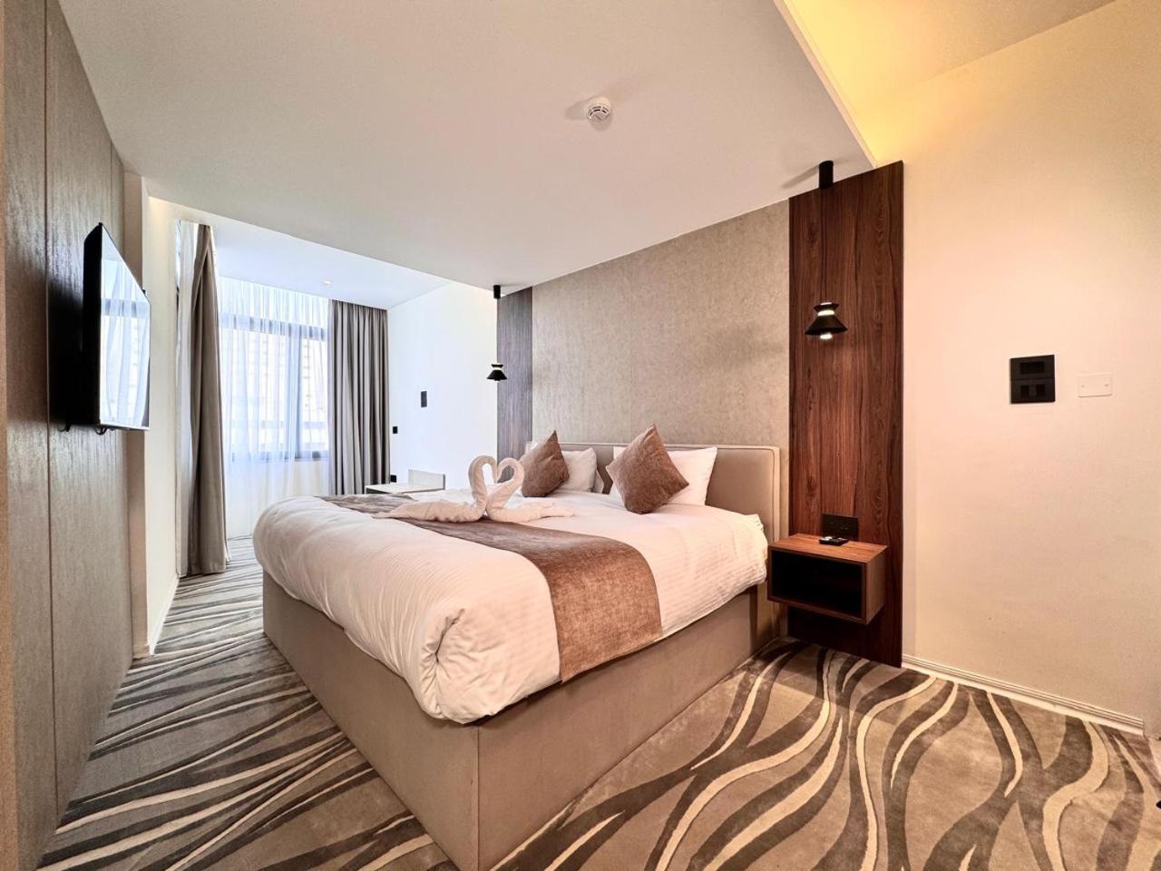 Superior King Room - Photo 6