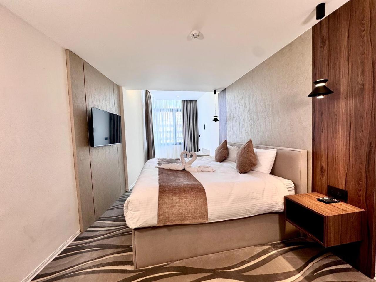 Superior King Room - Photo 7