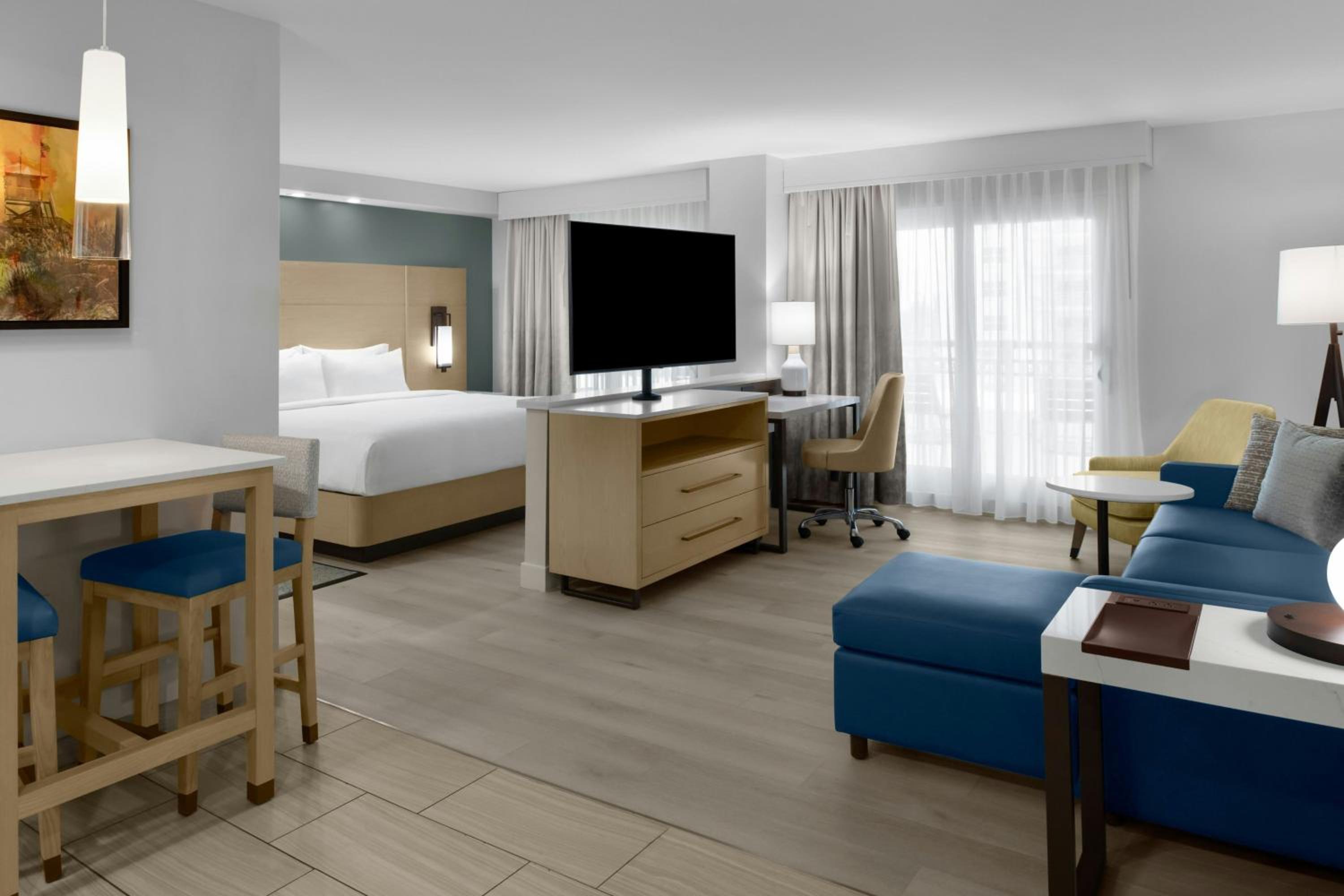 Studio Suite, Guest room, 1 King, Non-Private Sofa bed (Hearing Accessible)
