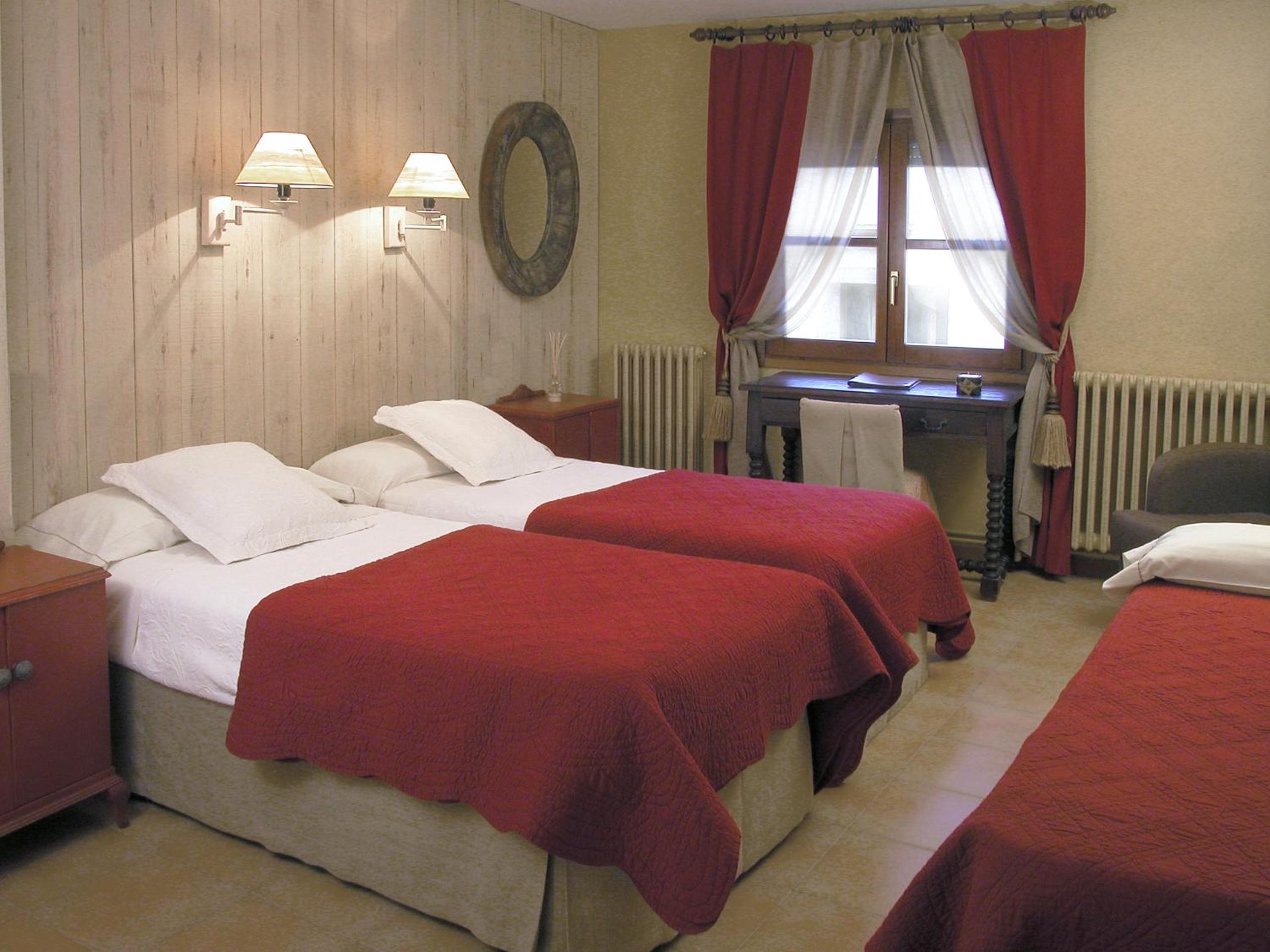 Habitación Doble Estándar o con Dos Camas Individuales.