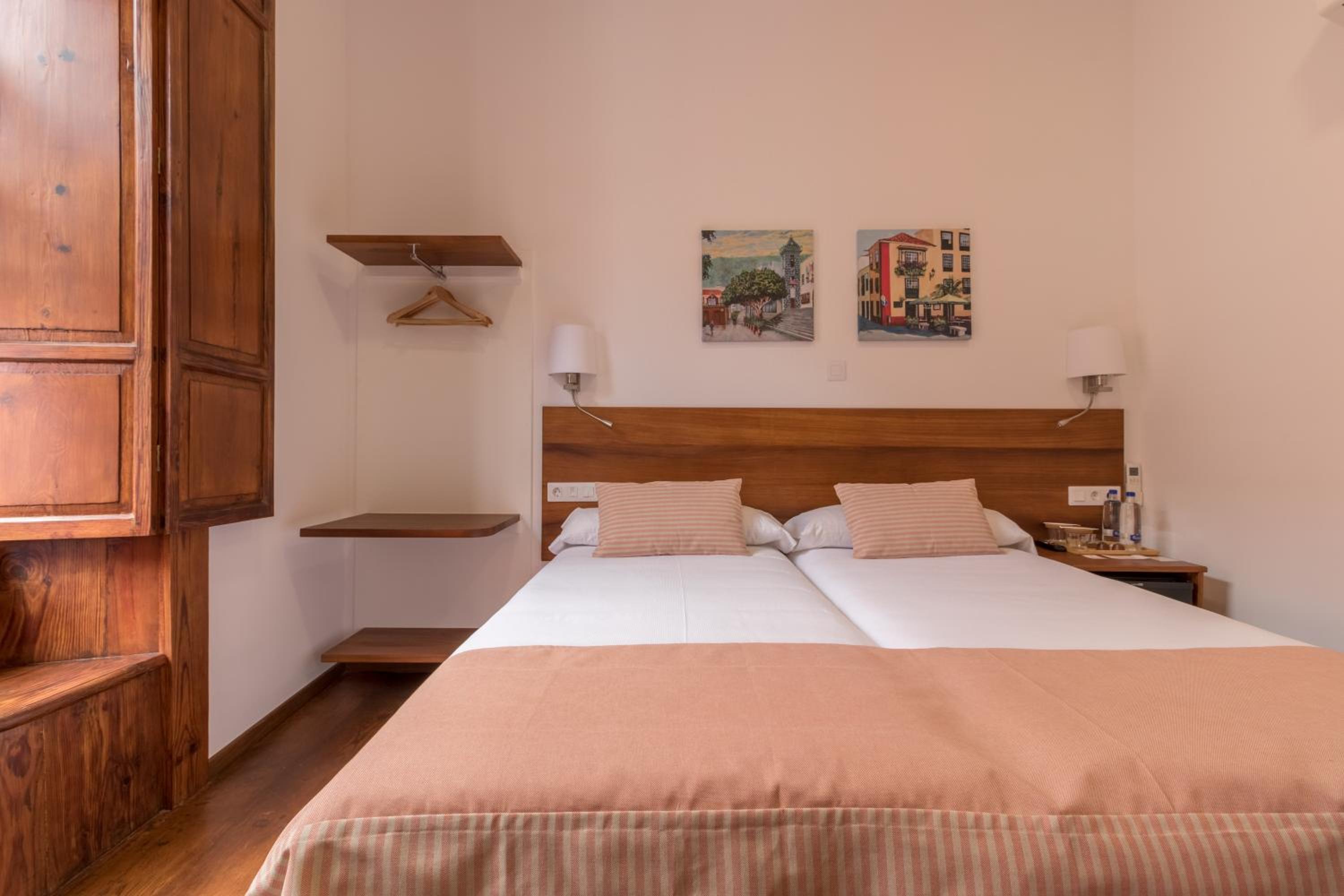 Twin Room with Bathroom