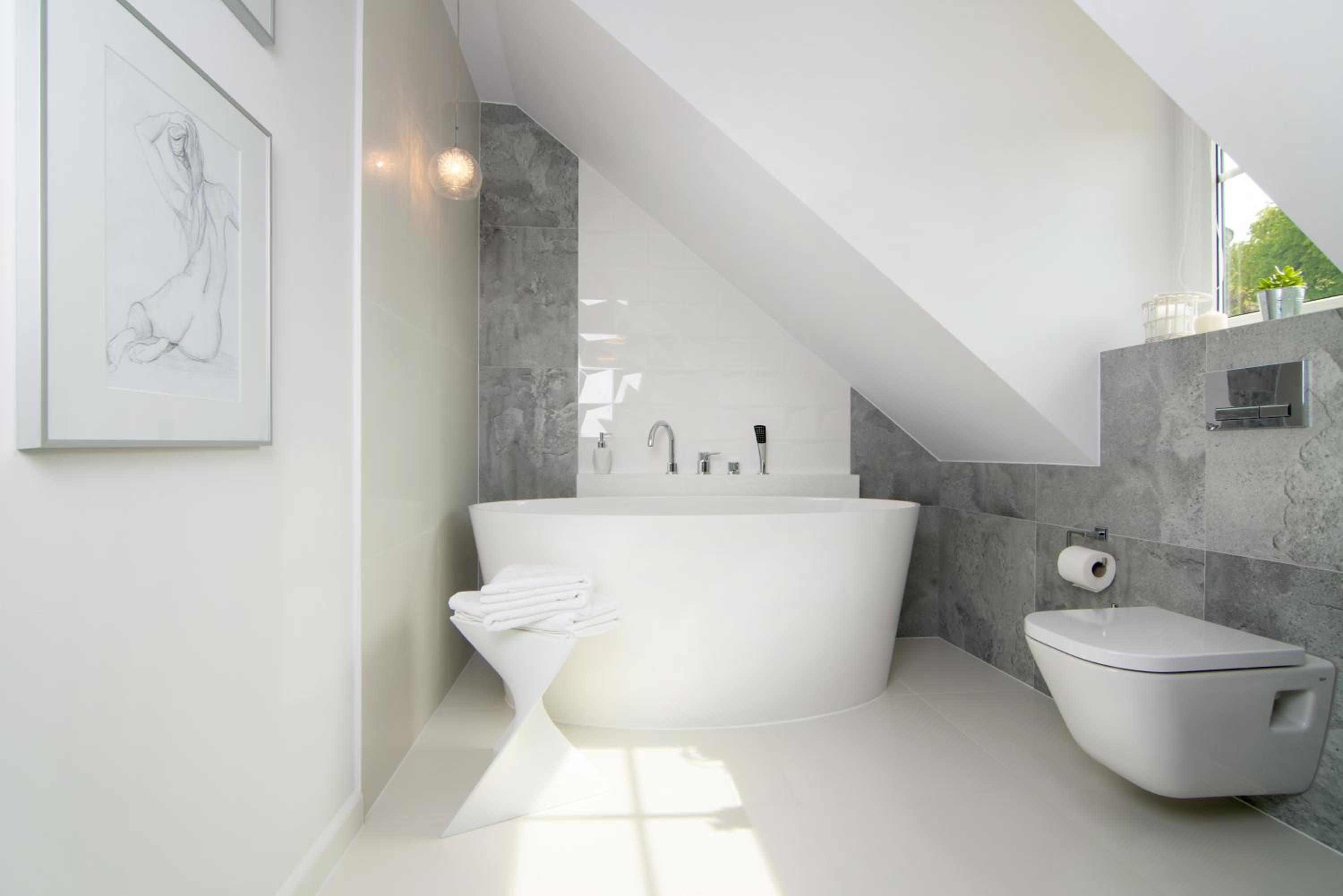 Deluxe Double Room with Bath - Photo 3