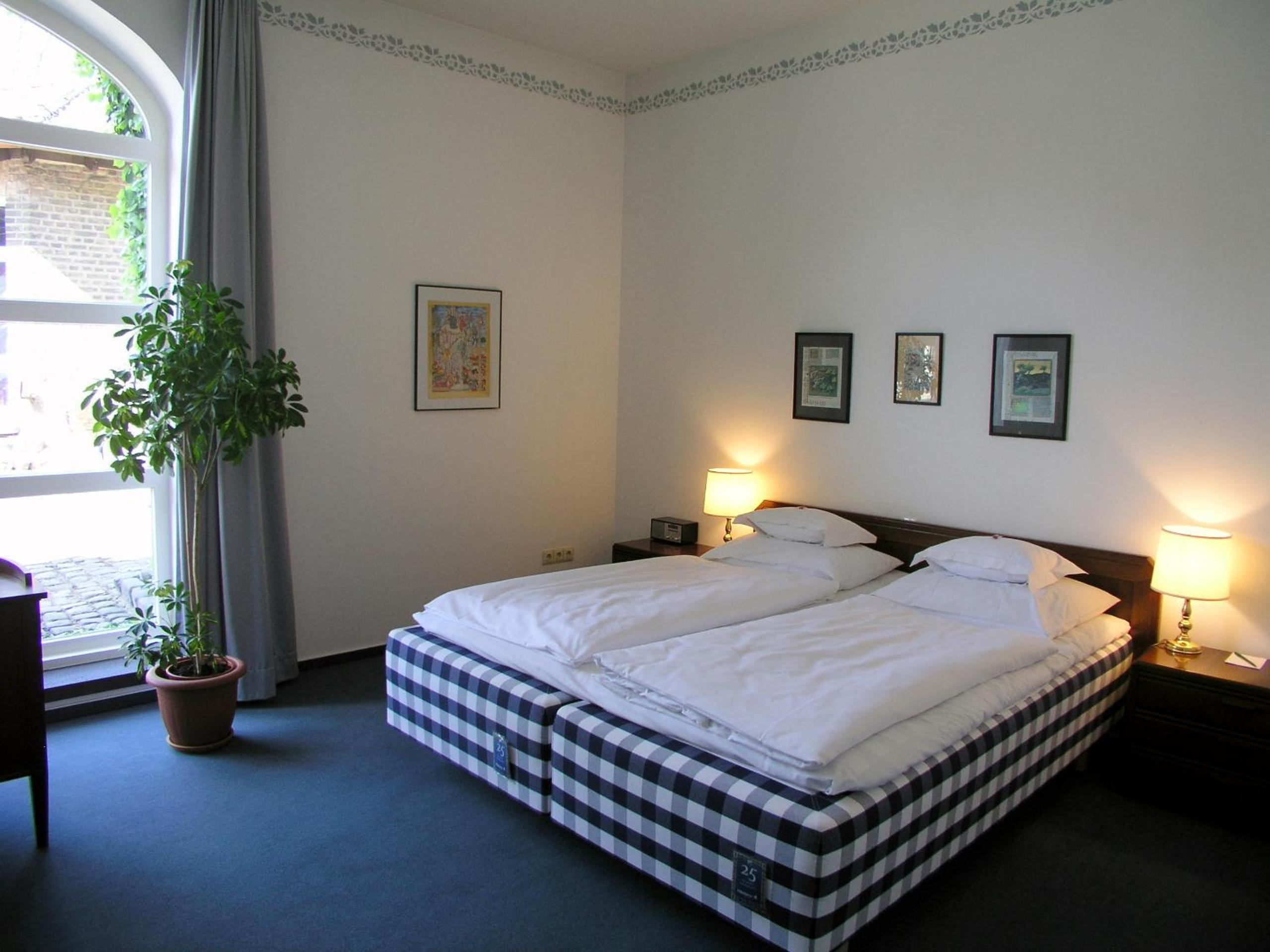 Double or Twin Room - Photo 2