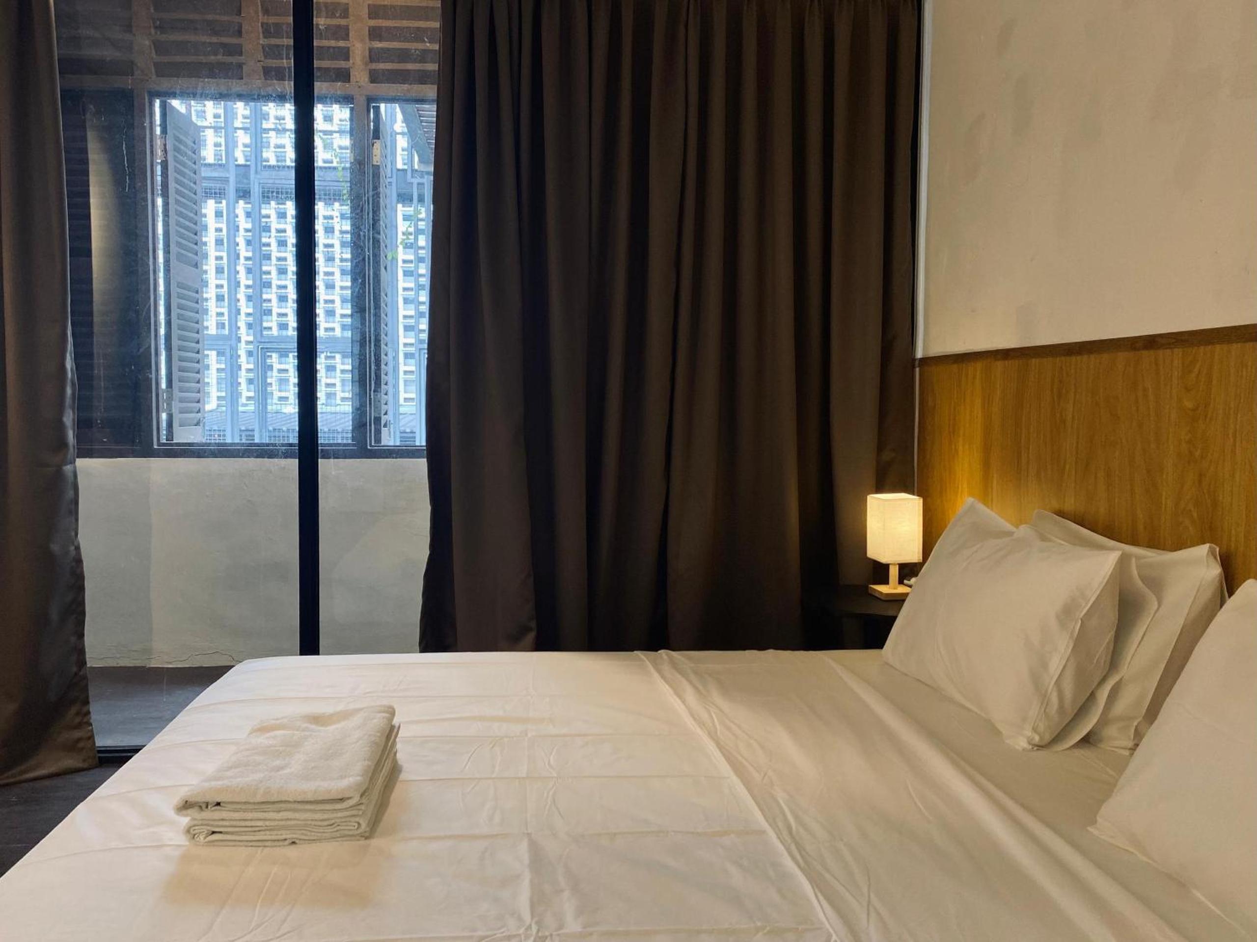 Deluxe King Suite