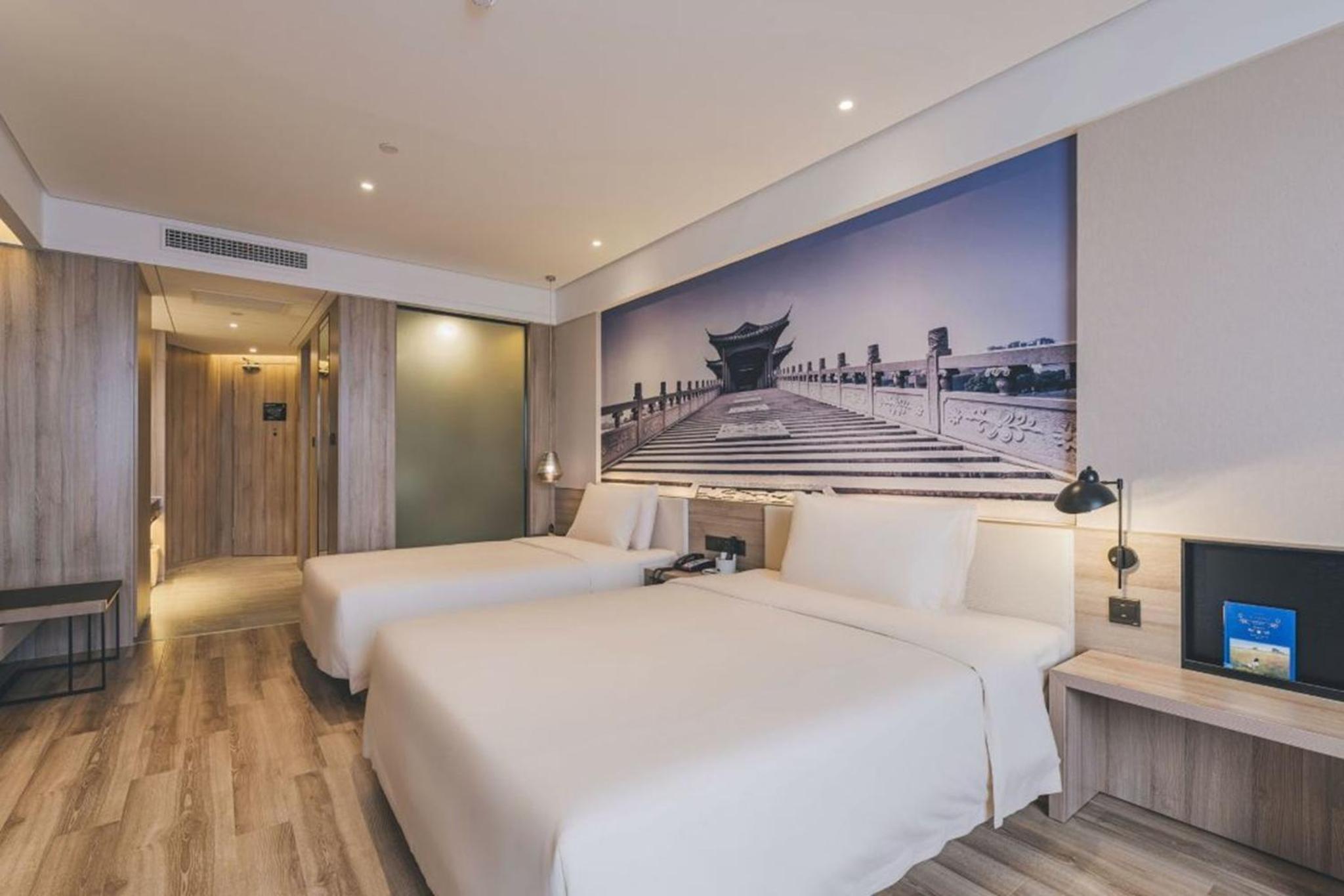 Large Twin Room