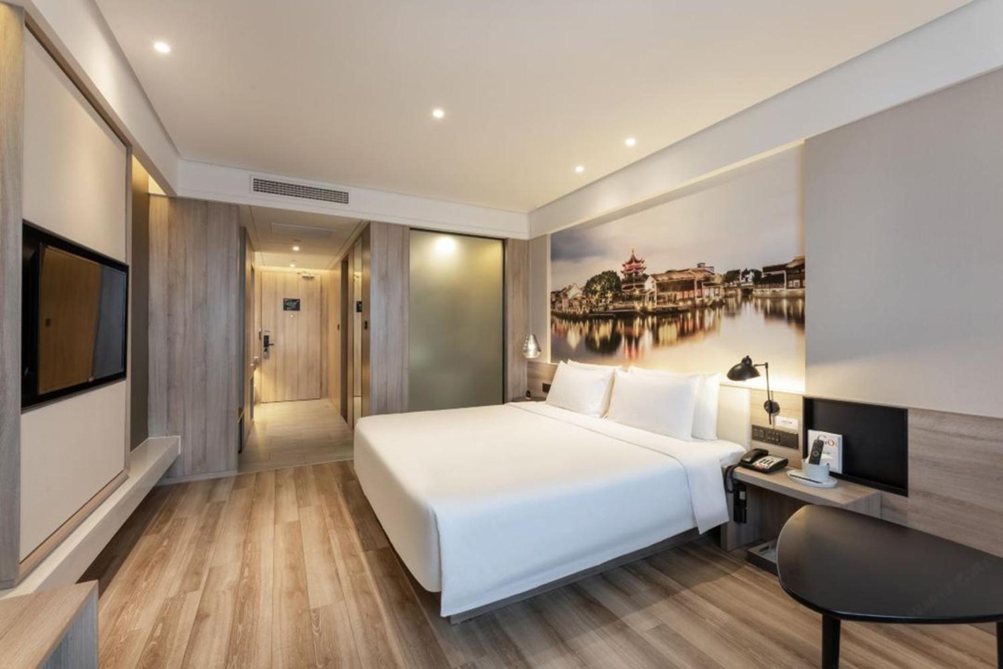 Large Double Room