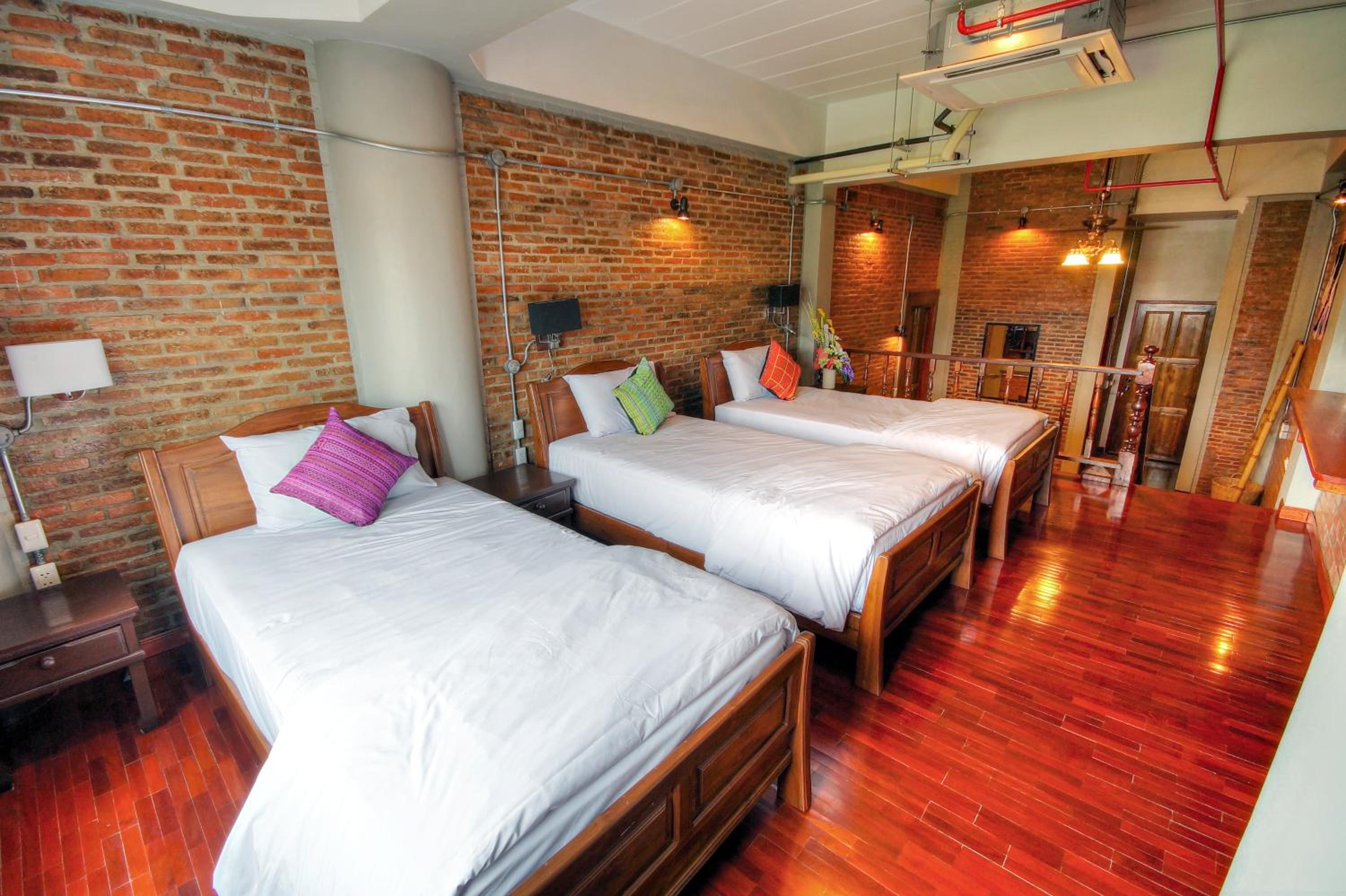 Triple Room - Photo 11