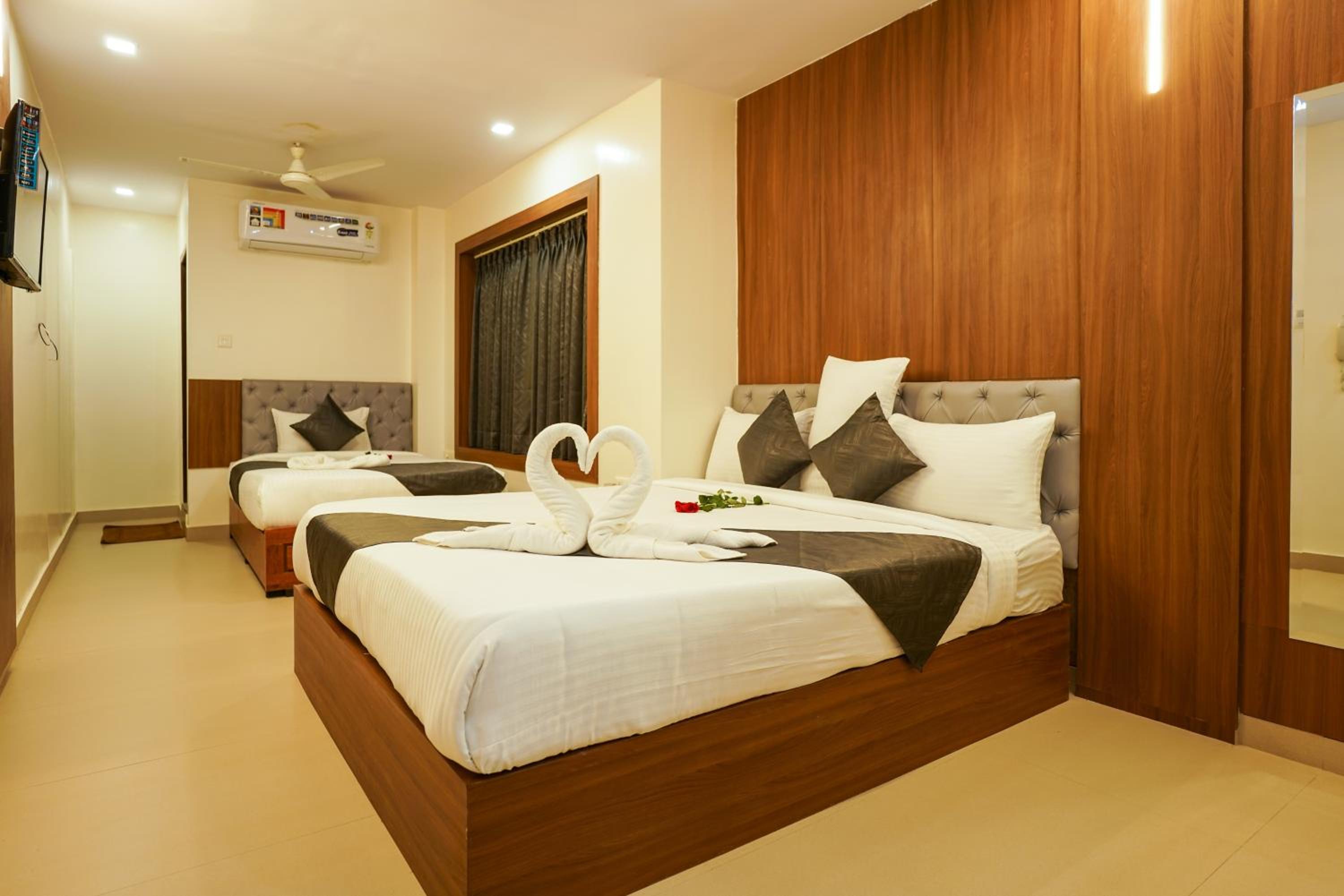 Family Room - Photo 4